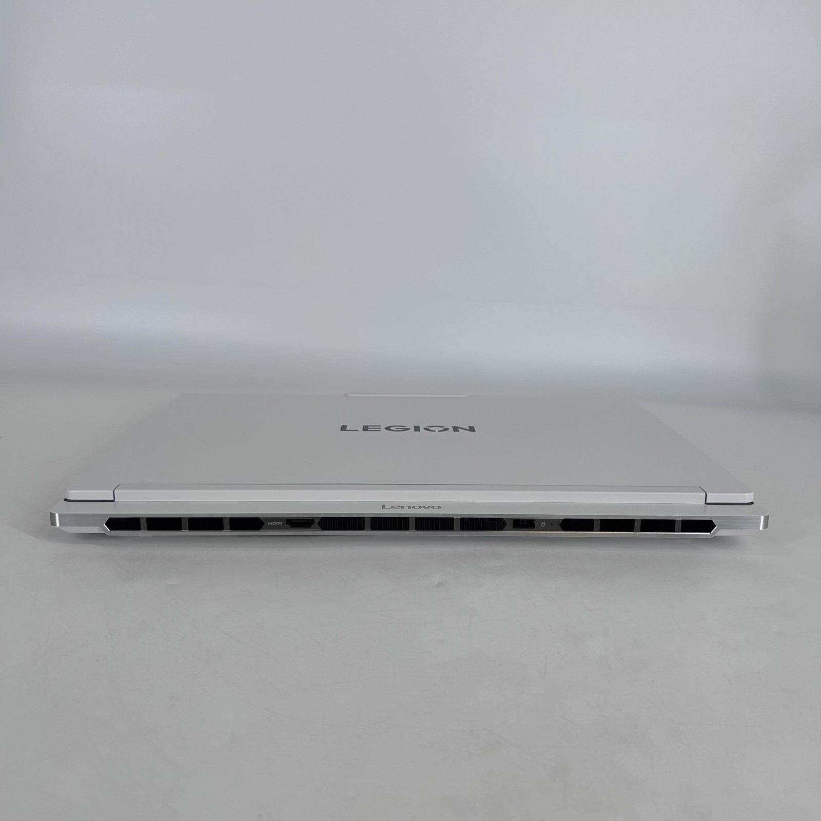 Lenovo Legion 7i Gen 10 16 165Hz QHD+ 2.4GHz Ultra 7 255HX 32GB 1TB SSD RTX 5060