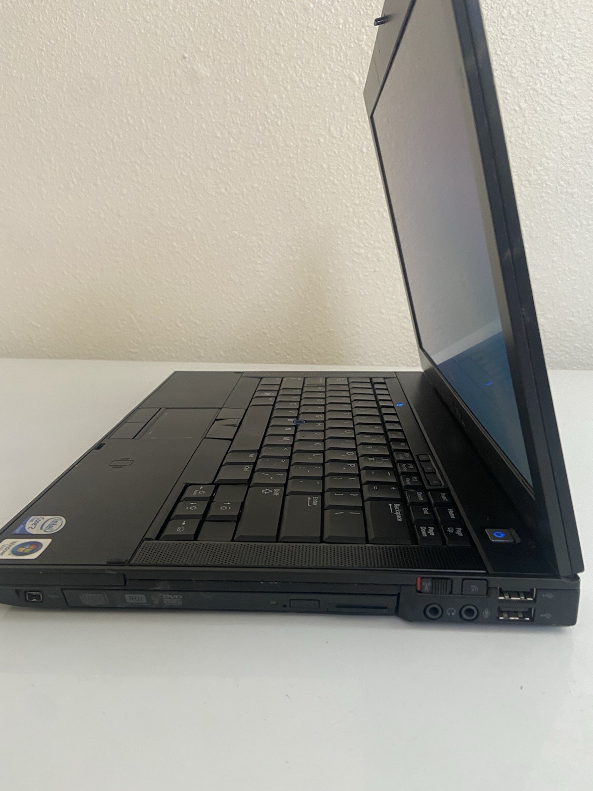 Dell Latitude E6400 Laptop 14″ Intel Core 2 Duo 2GB RAM 320GB HDD Windows 7