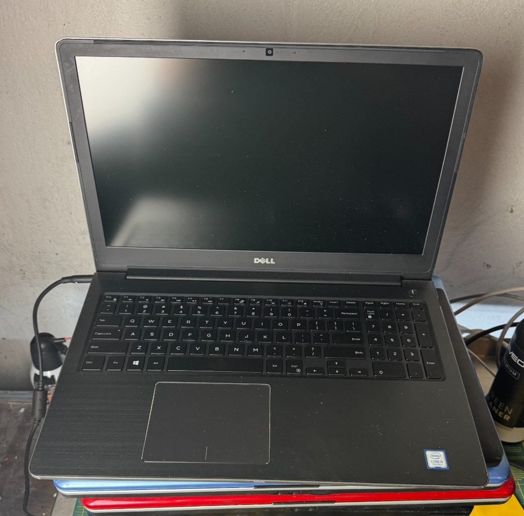 Dell Vostro P62F Intel Core i5 7th Gen Laptop for Parts/Repair #4735