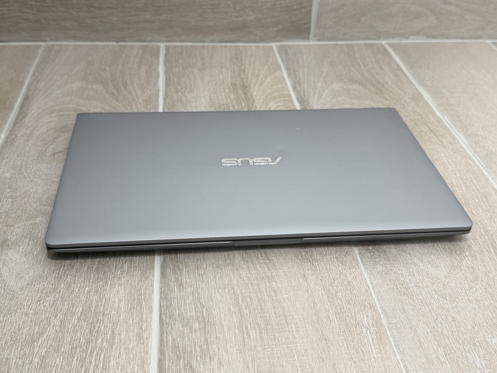 Asus ZenBook Q4071 14″ Ryzen 5-4500U GeForce MX350 8GB RAM 256GB SSD