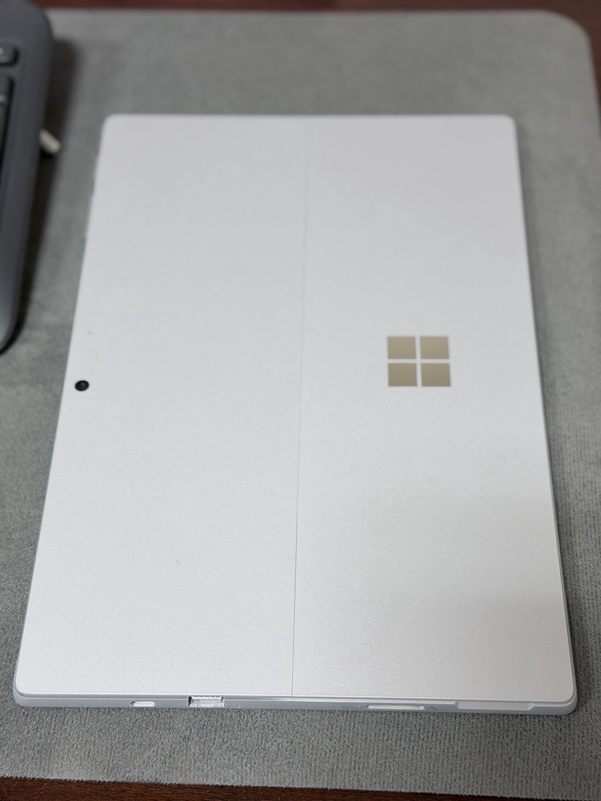 Microsoft Surface Pro 7 16GB 256GB i5-1035G7 Wi-Fi + Cover Keyboard + UAG Case