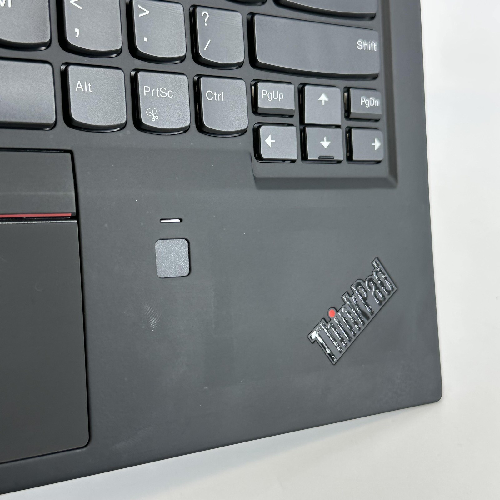 Lenovo ThinkPad X1 Carbon Gen 6 14 FHD i5-8350U 1.70GHz 16GB 256GB SSD Very Good