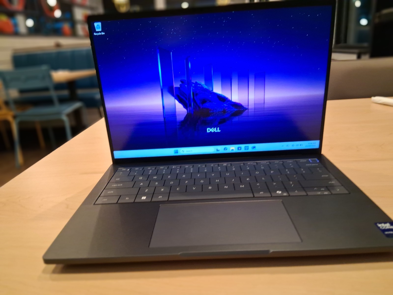 Dell Pro Max 14 Premium LaptopModel: MA14250 Intel(R) Core (TM) Ultra 7 265H
