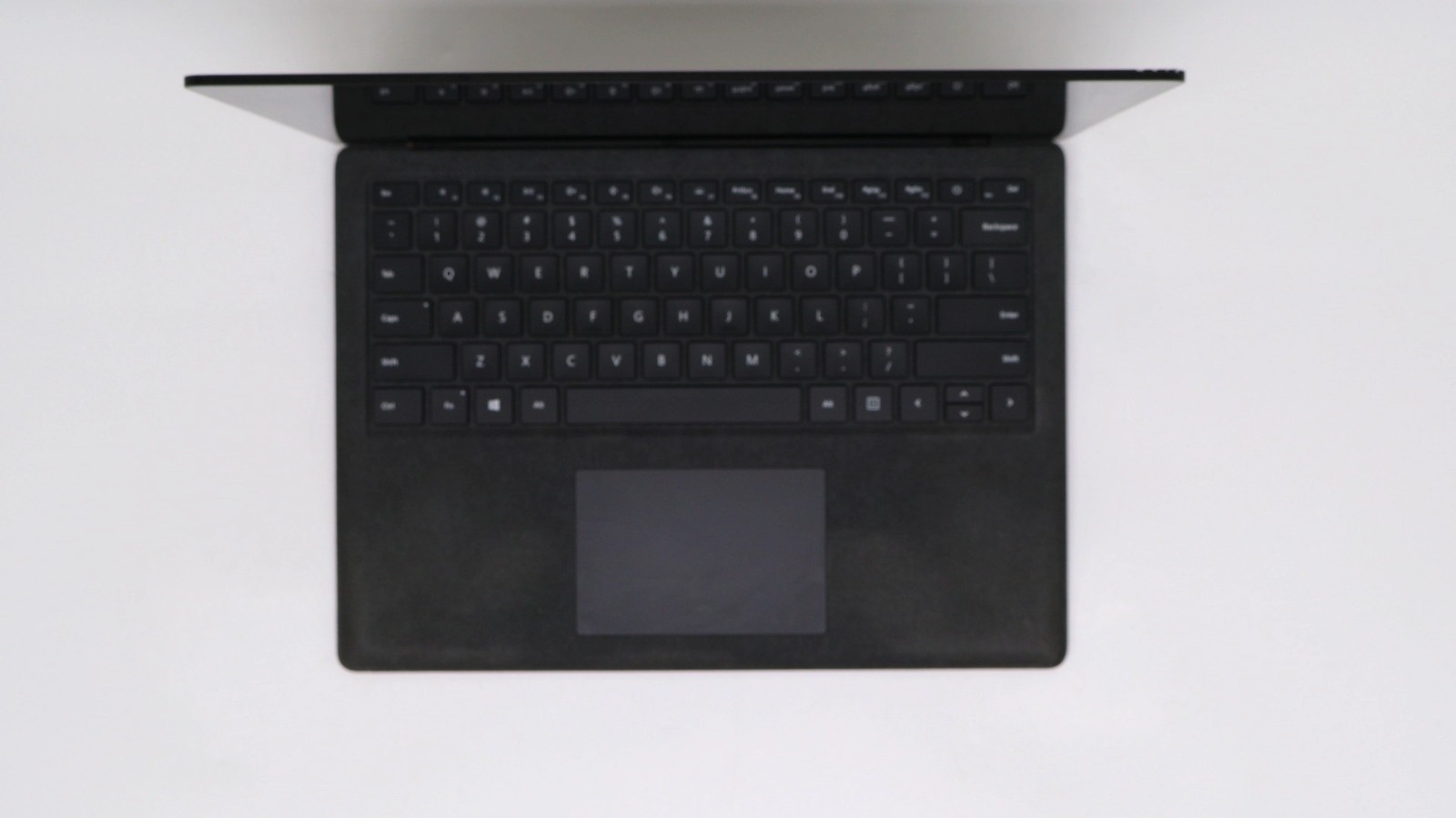 Microsoft corporation Surface Laptop 2 13″ i7-8650u 16GB 512GB – Very Good