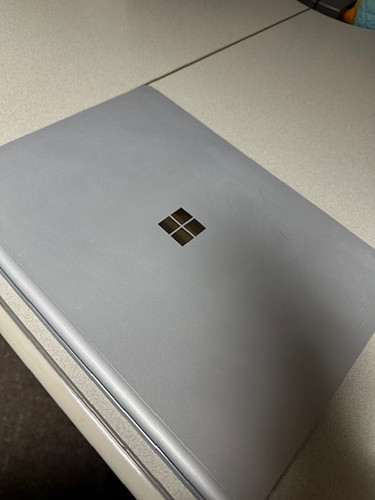Silver Microsoft Surface Book 2 13.5″ Core i5 8GB 256GB Of Storage