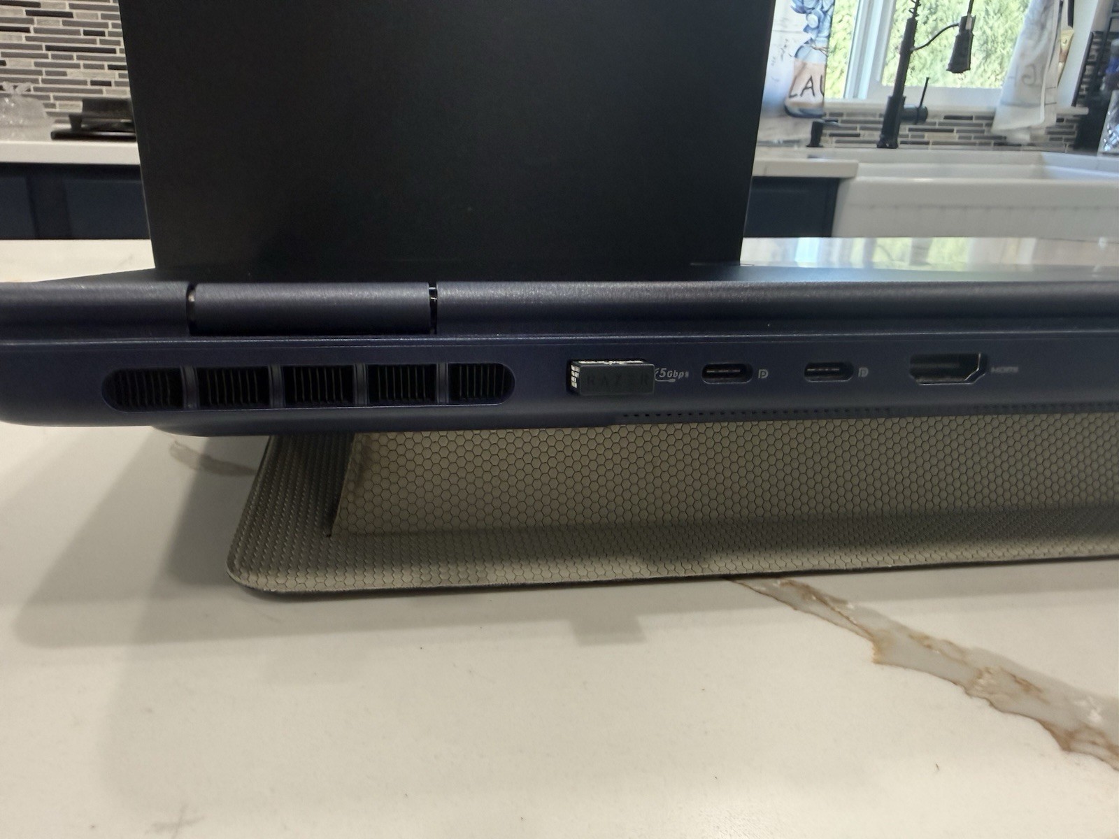 Alienware 16 Aurora Gaming Laptop, Excellent Condition, RTX 5060,Extras Included
