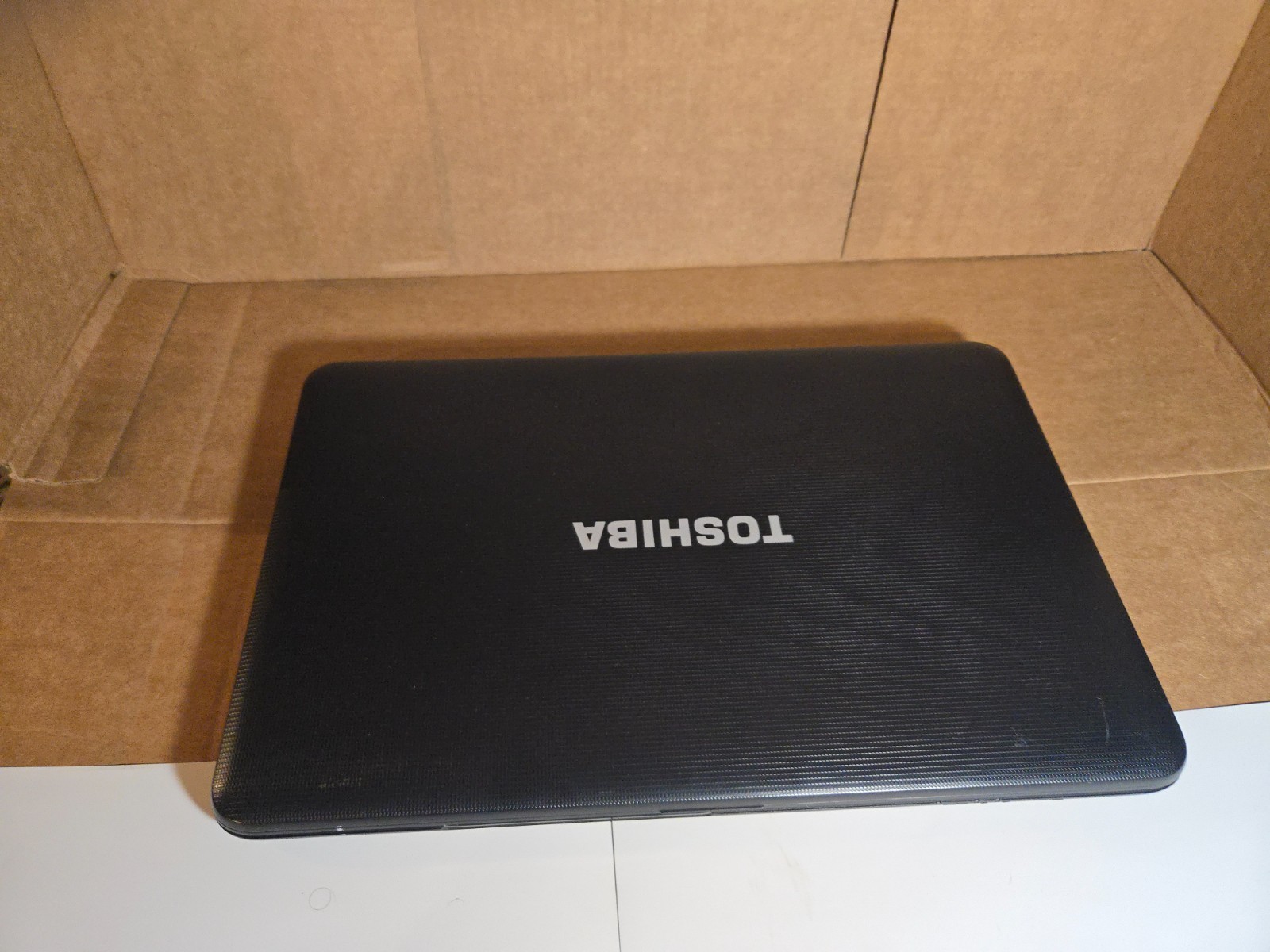 Toshiba Satellite C850- Intel 8GB DDR3 320Gb Laptop Computer