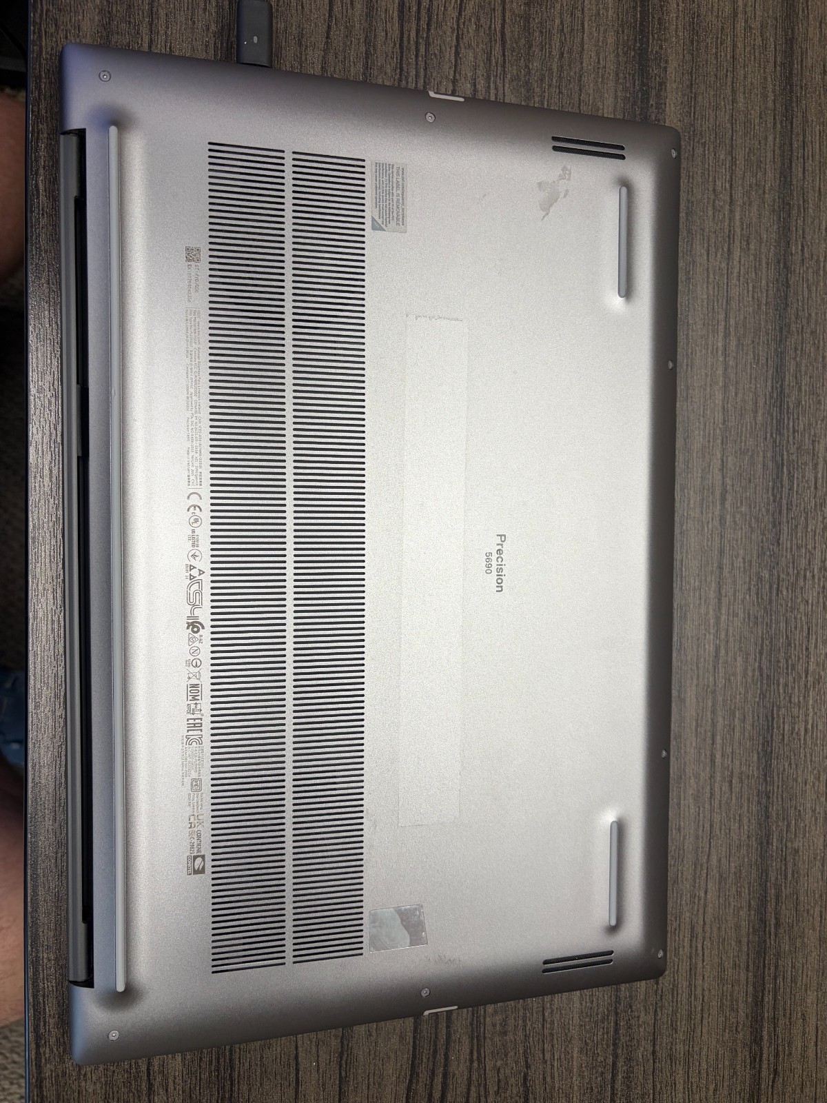 Dell Precision 5690 Ultra 7 32GB 512GB SSD 16″ Win11 ProSupport Plus 9/2028