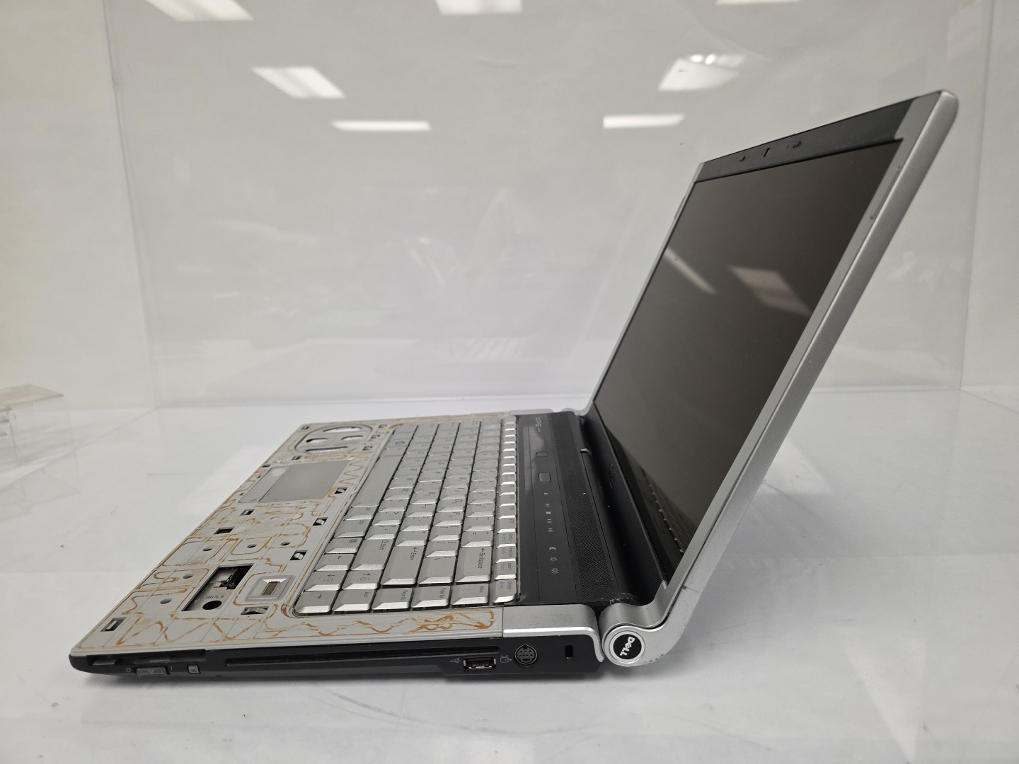 Retro Dell XPS M1530| Blue |2GB RAM|HDD:160 GB| Intel Core T9300 2.6GHz