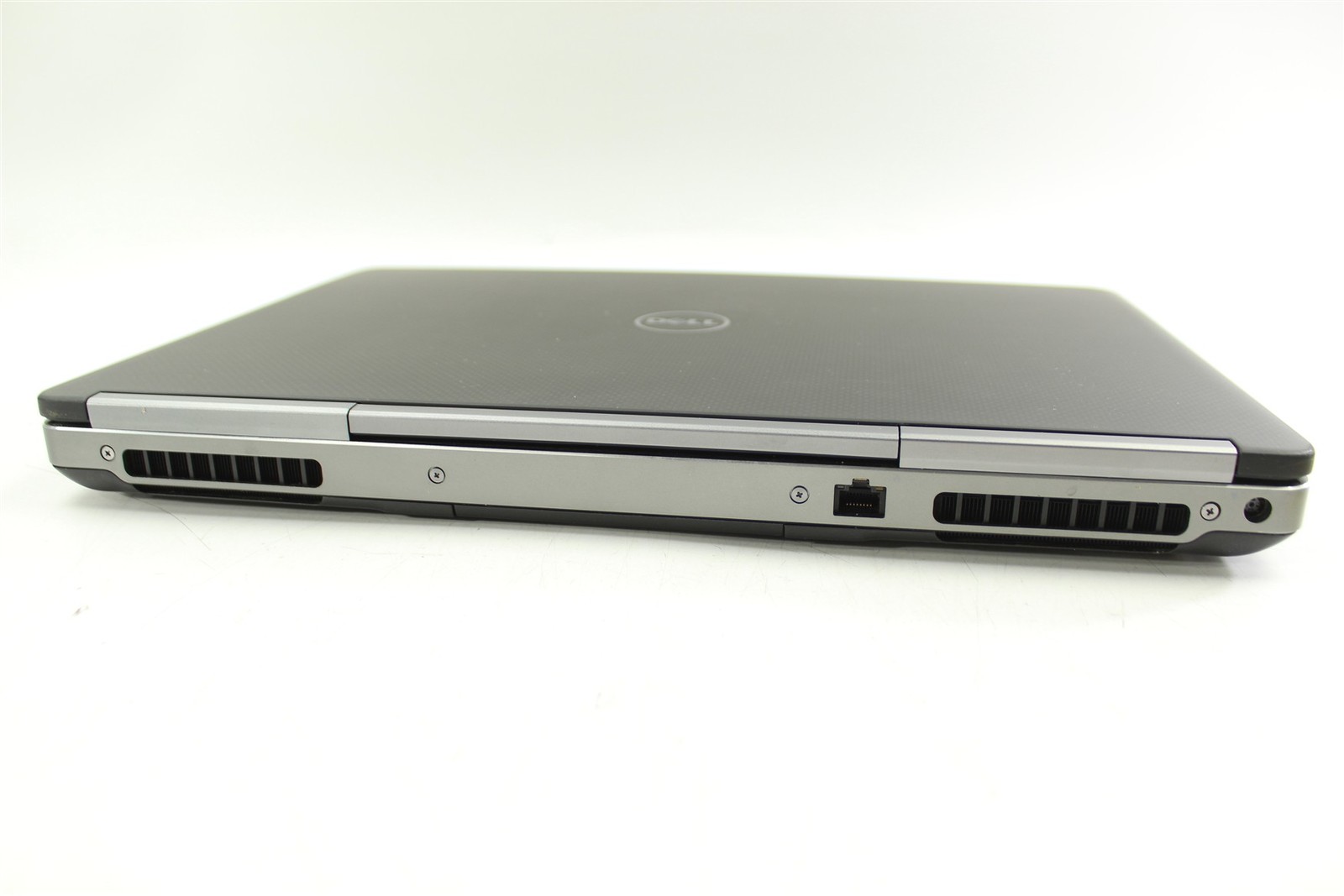 Dell Precision 7720 17.3″ FHD i7-6820HQ 2.7GHz 512GB SSD 32GB RAM NO OS P3000M