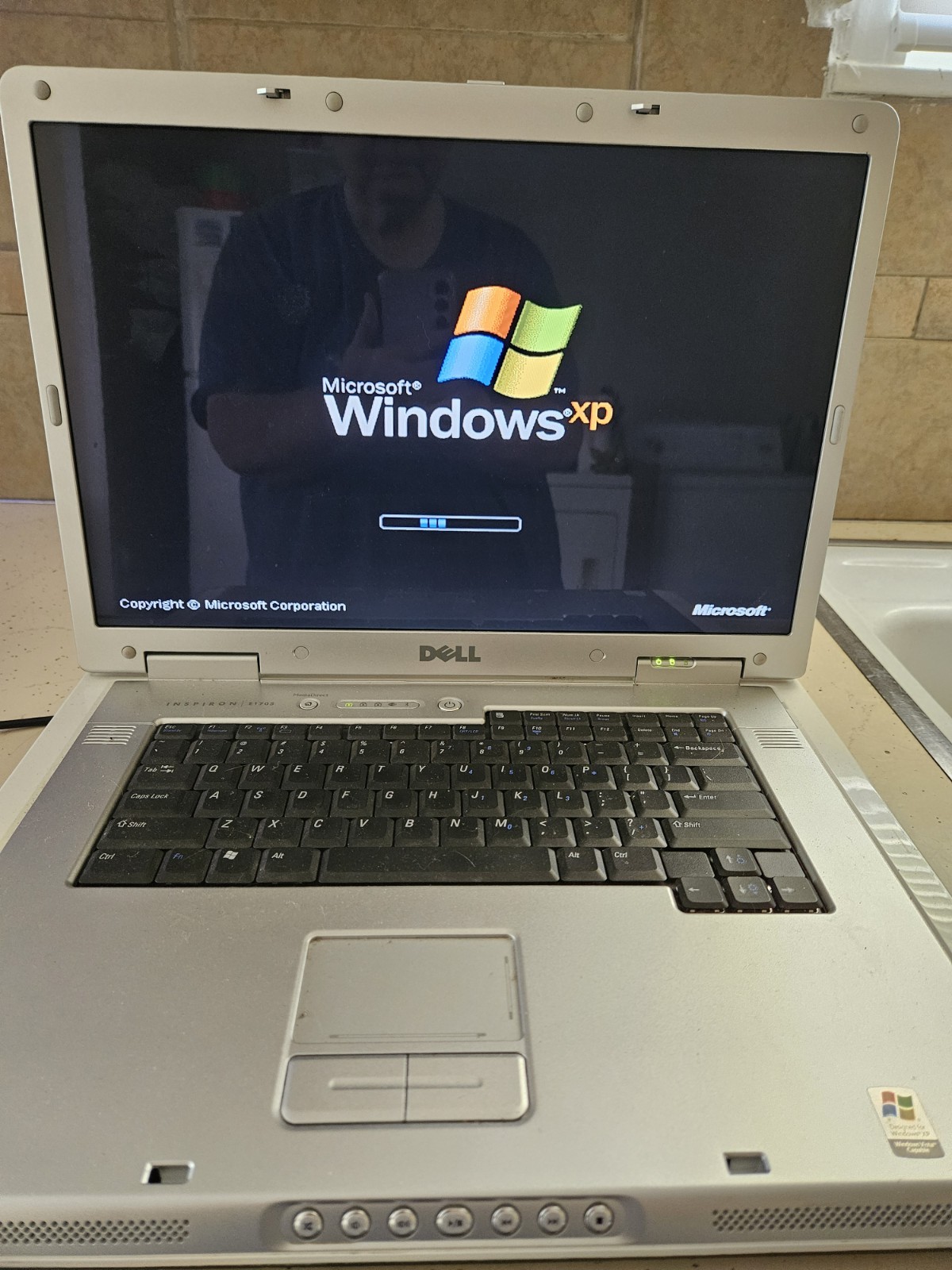 Dell Latitude D400 Laptop Win XP Pro + Docking Station Vintage Works