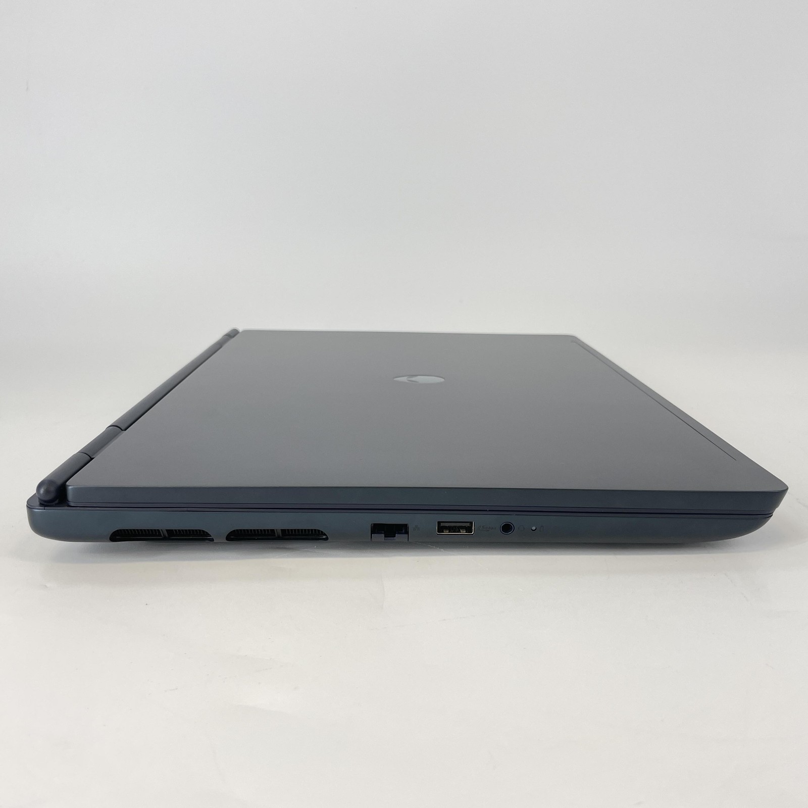 Dell Alienware 16X Aurora 240Hz QHD+ 2.7 GHz Ultra 9 275HX 32GB 1TB SSD RTX 5060