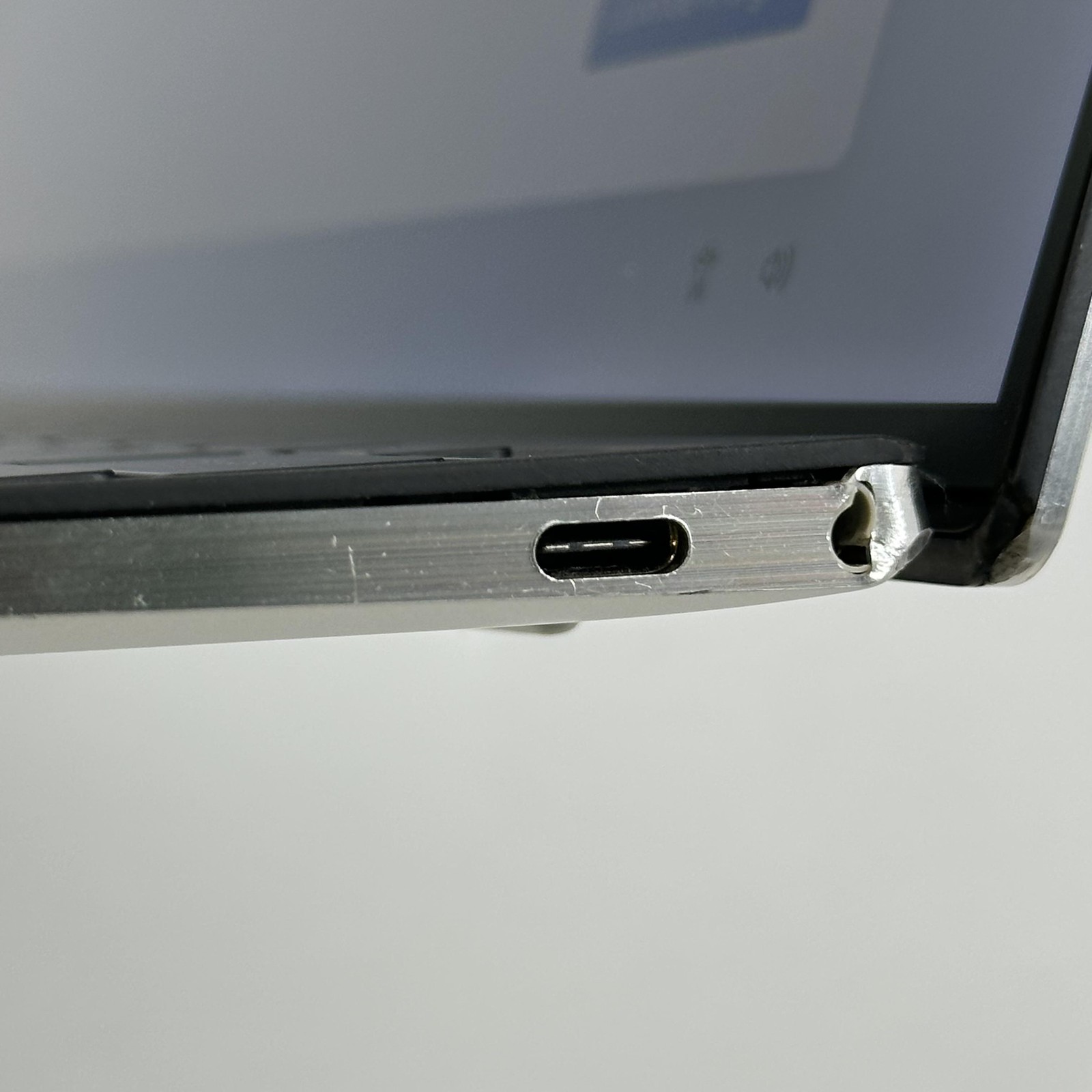 Dell XPS 13 9310 UHD+ TOUCH i7-1195G7 2.90GHz 16GB 512GB BLOCKED HEADPHONE JACK