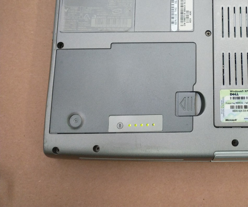 Dell 15″ XGA D510 Linux Pre-Installed AntiX / Parallel+Serial+Ethernet+WIFI+USB