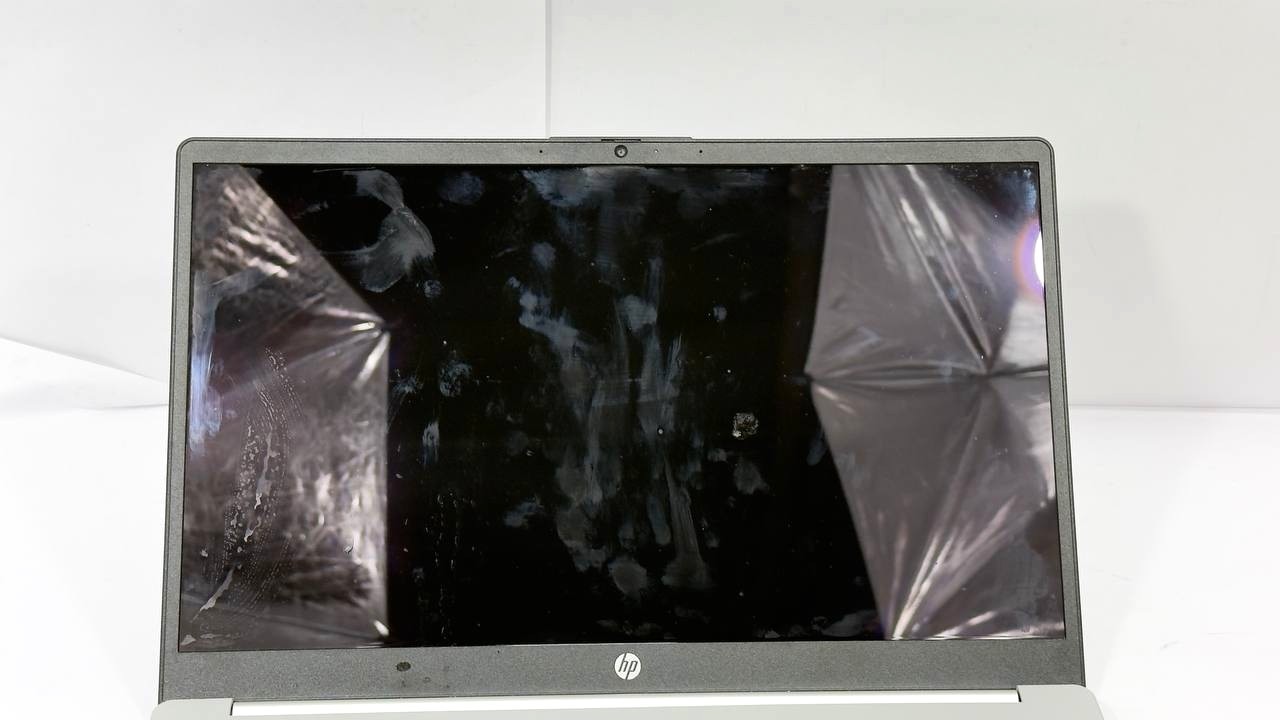 HP 15.6″ Laptop Touchscreen Core i5-1235U 512GB/12GB Windows 11 Home Natural Sil