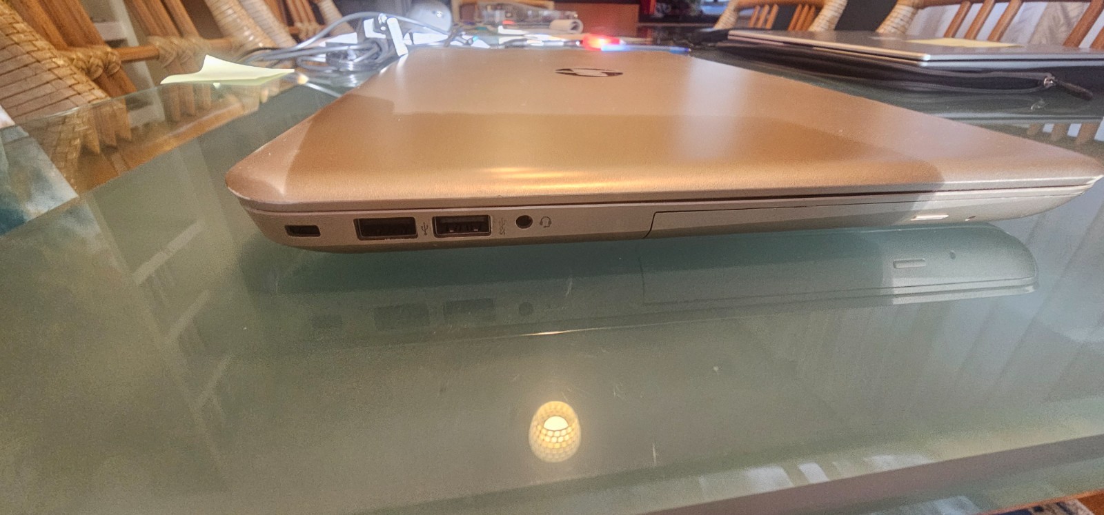 HP 15-au030nr Laptop Intel i3-1125G4 8GB RAM, 500GB HDD W11 + charger