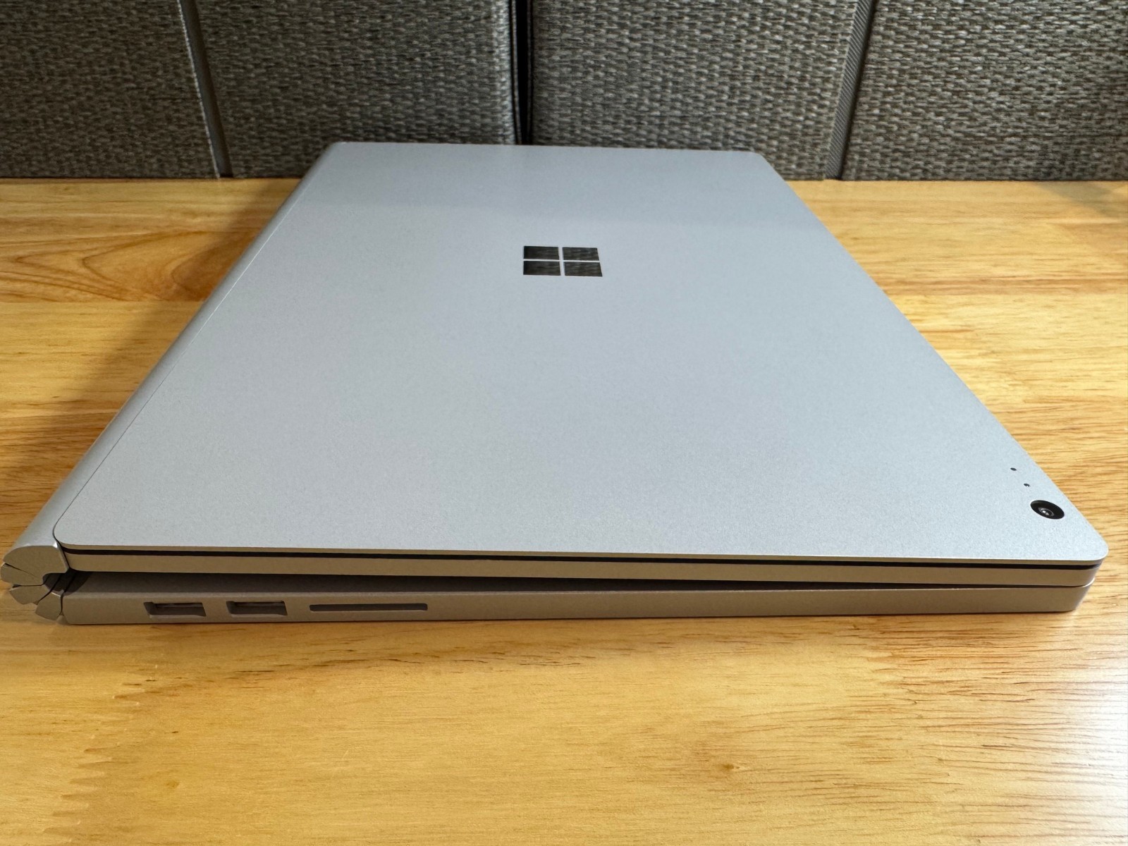 Microsoft Surface Book 2 13.5″ i7-8650U 16GB 512GB SSD GTX 1050 + Surface Dock
