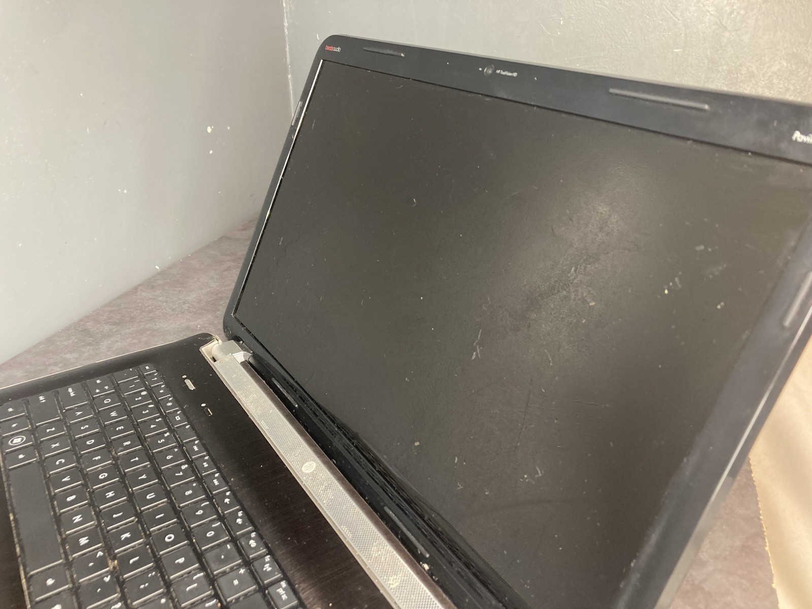 HP Laptop Intel Core I5. No Ram, SSD/HDD, OS, Or Batterie.