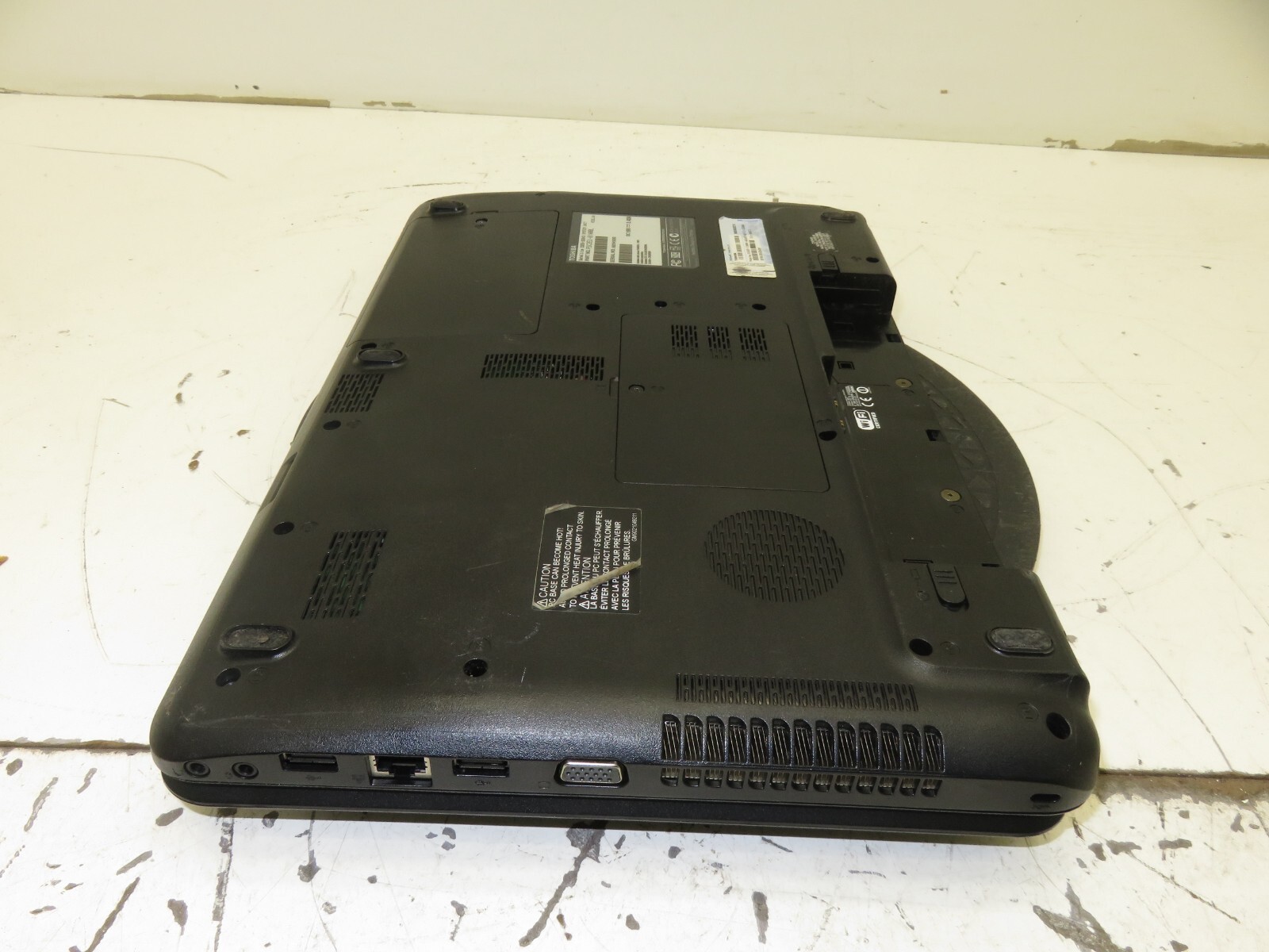 Toshiba Satellite C655-S5343 Laptop Intel Core i3-2330M 4GB Ram No HDD/ Battery