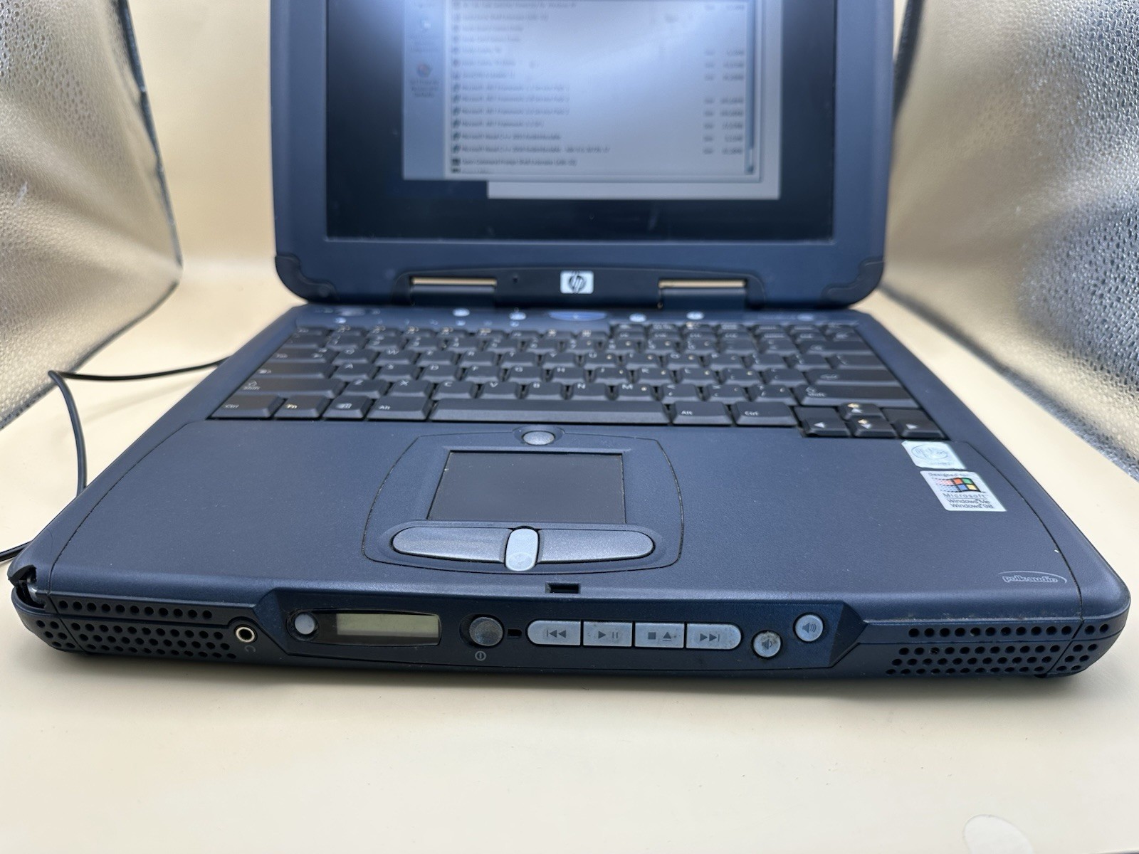 HP OmniBook XE3 Laptop Windows 10 DVD Tested w/ Charger Battery Does Not Hold
