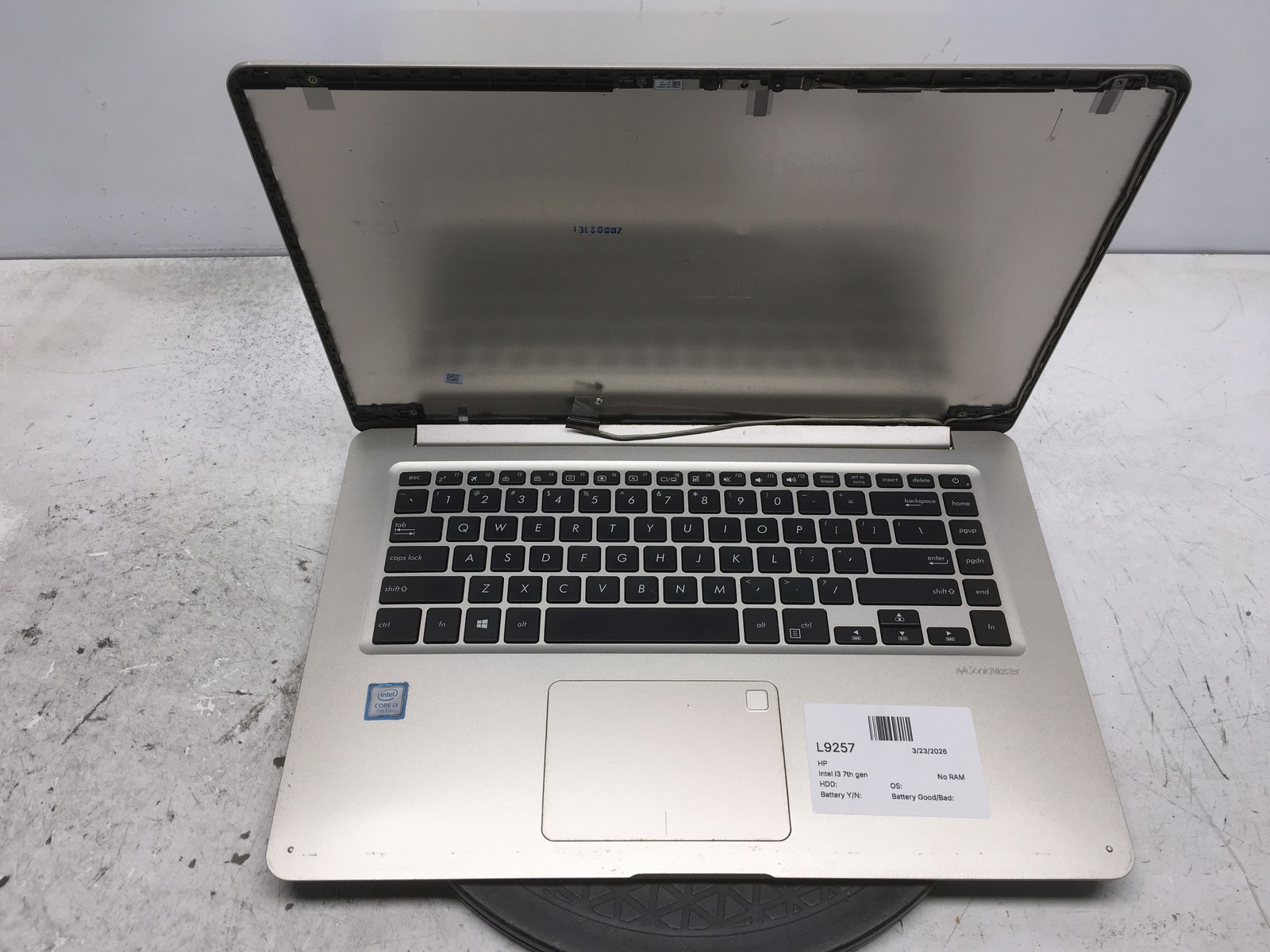 Asus Vivobook Laptop Intel i3 7th gen No RAM NO HDD No Batt