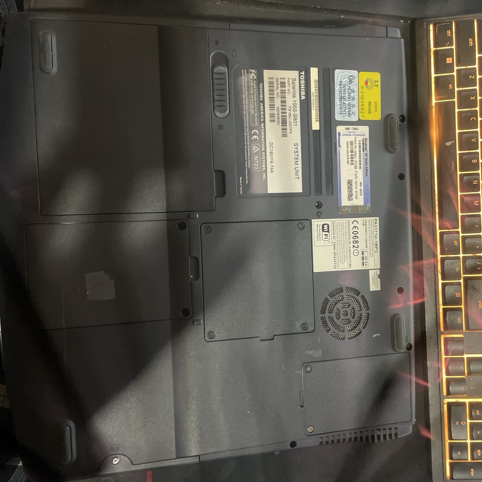 VINTAGE TOSHIBA SATELLITE PENTIUM 4 RARE, not tested