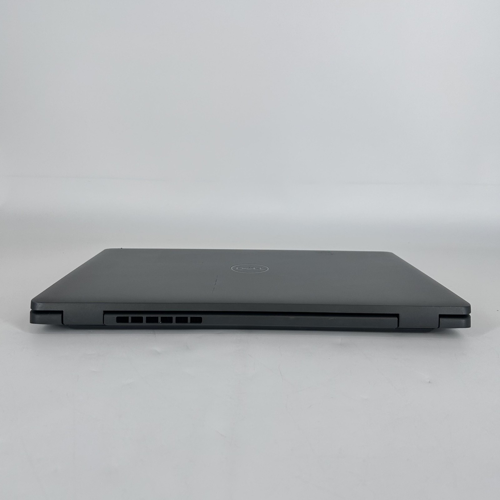 Dell Latitude 3540 15.6 Gray FHD 1.3 GHz i5-1335U 16GB RAM 256GB SSD Good