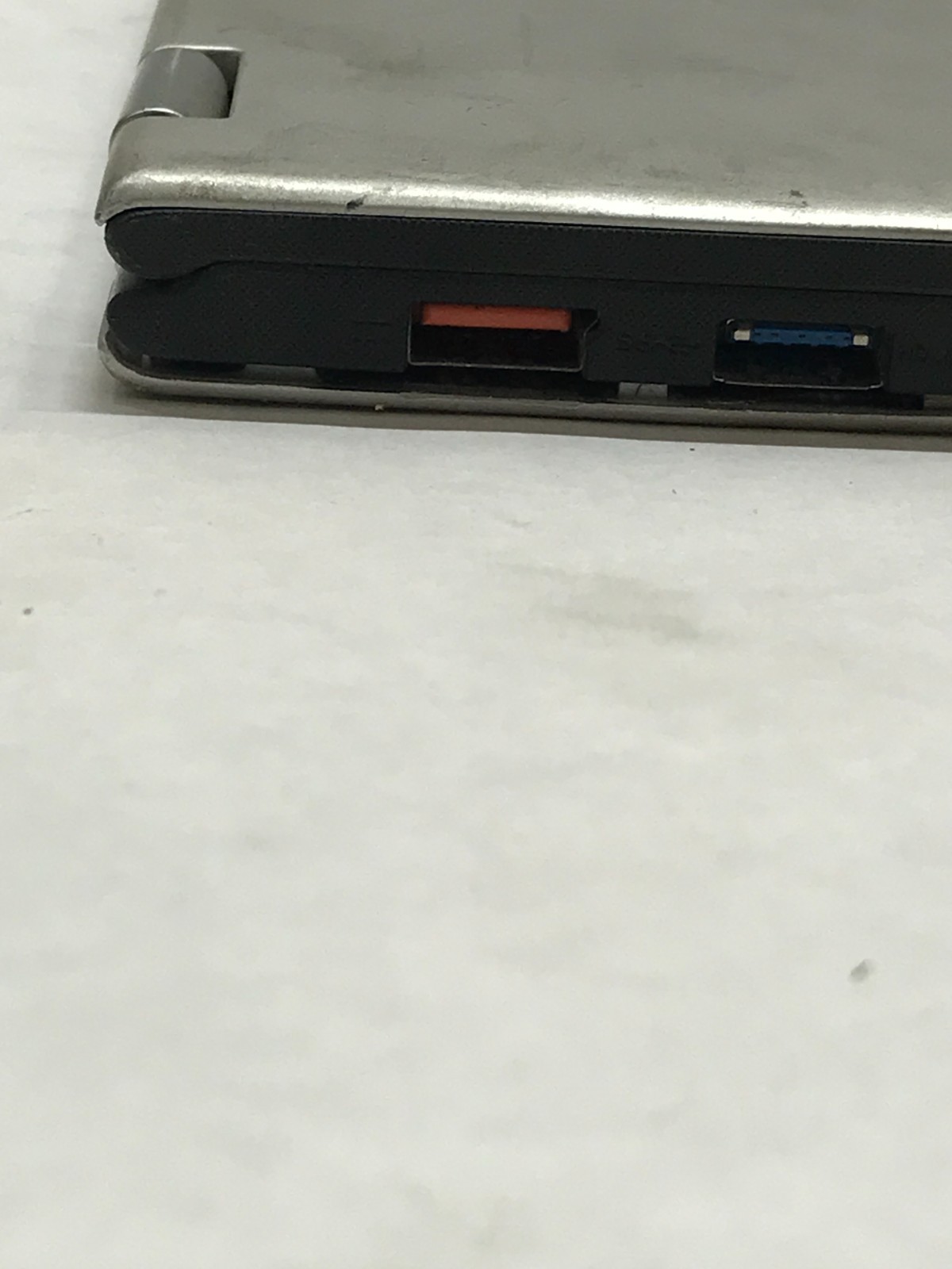Lenovo Yoga 700-11ISK 11″ Intel Core m3 4GB RAM NO SSD/OS For Parts UNTESTED -DW