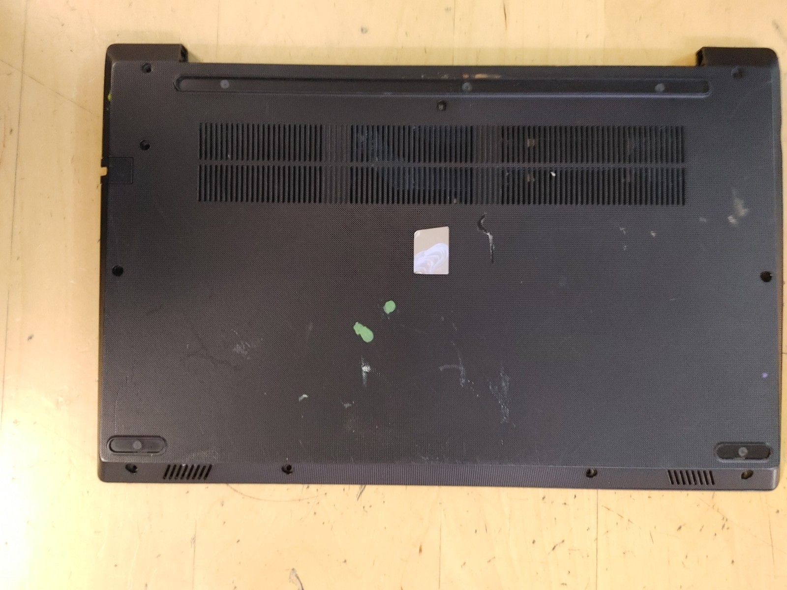 Lenovo V14 G4 IRU Core i3-1315U@8GB RAM , NO SSD , NO SCREEN , FOR PARTS ONLY