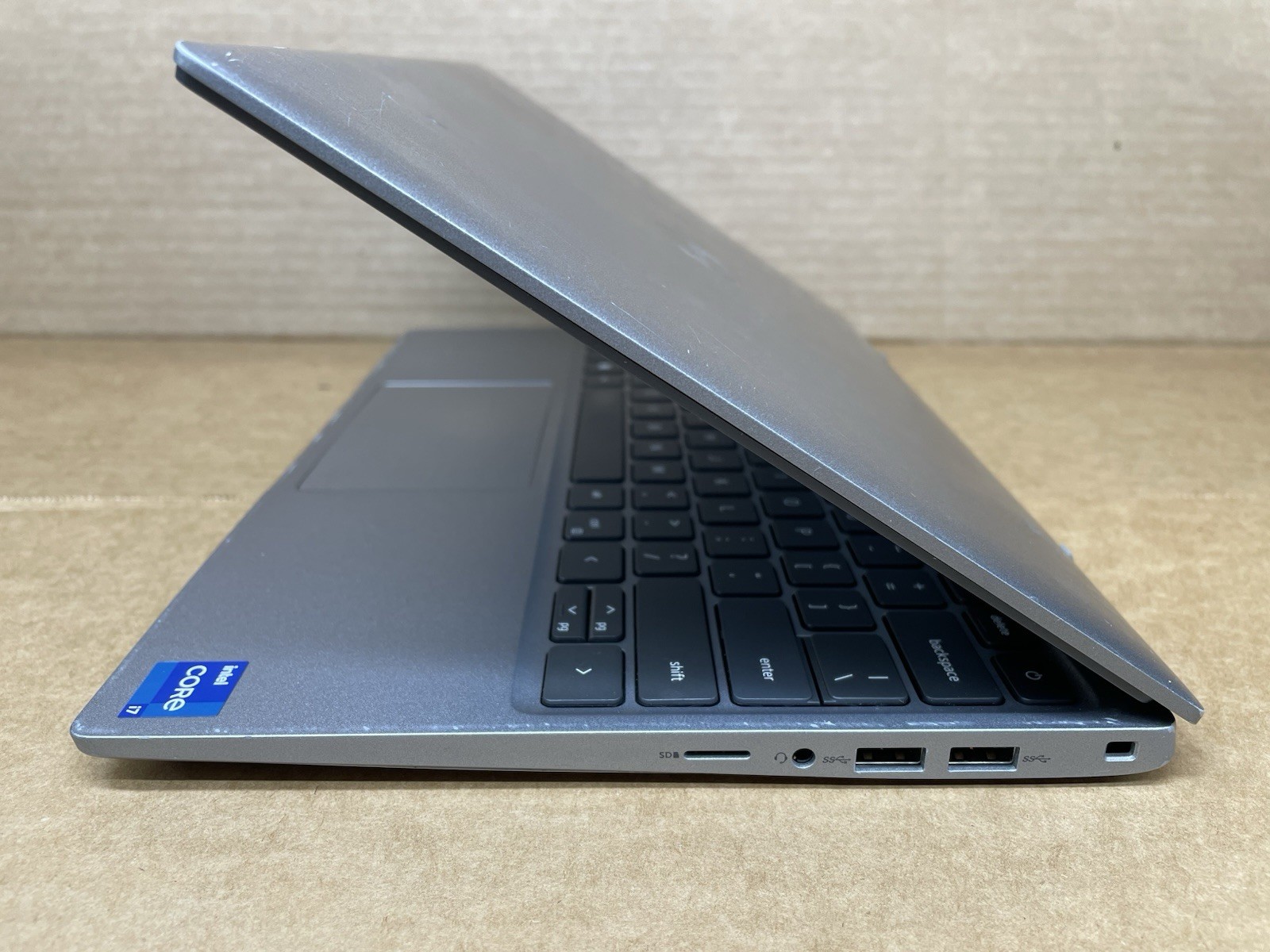 Dell Latitude 3320, Intel Core i7-1165G7 @ 2.80GHz, 8GB RAM, No SSD No Os