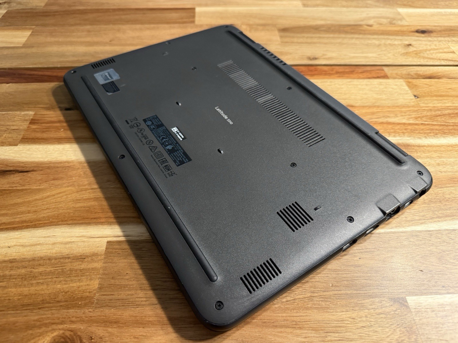 Dell Latitude 3310 13.3″ i5-8265U 8GB RAM 256GB SSD