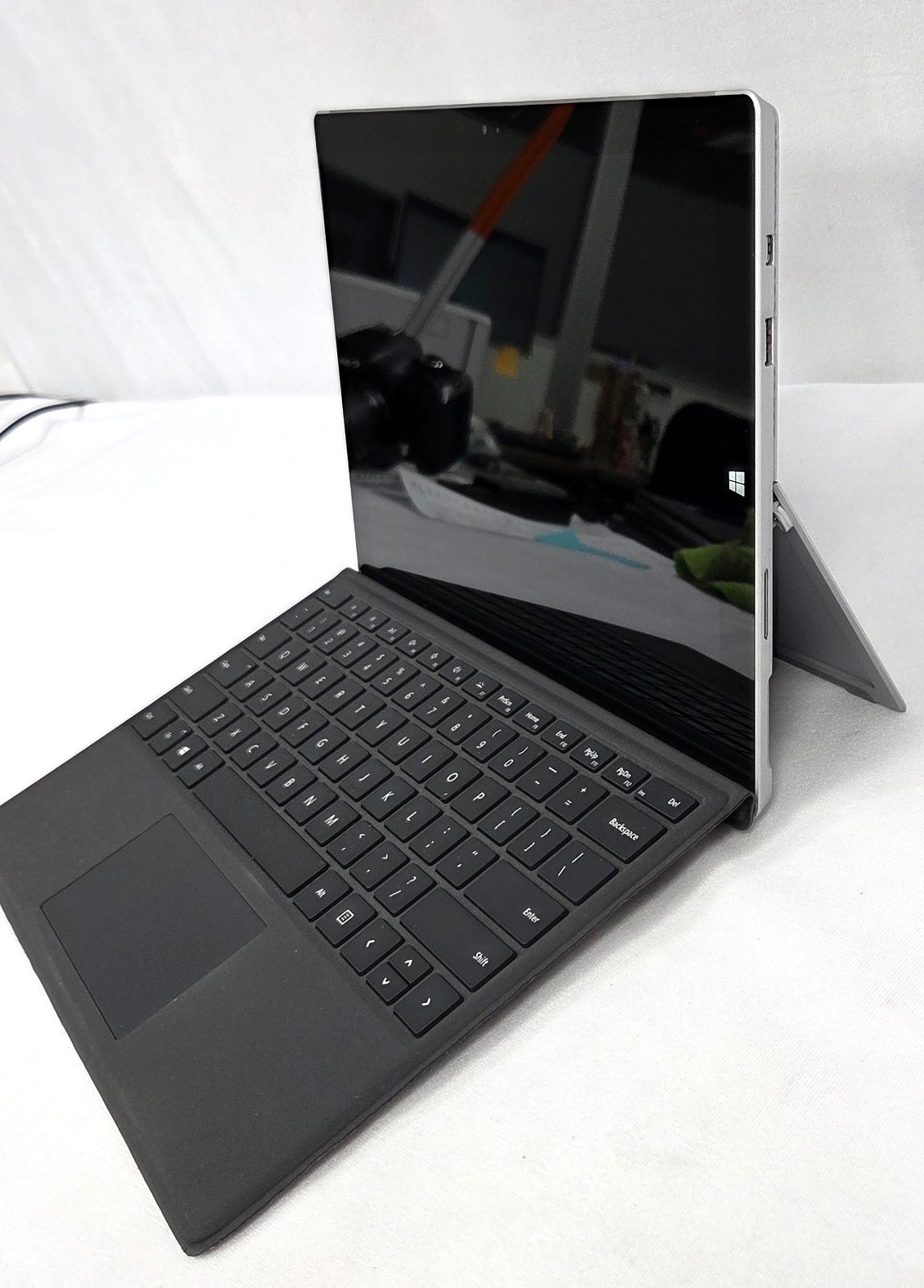 Microsoft Surface Pro 3 Hybrid Tablet i5‑4300U 4GB 128GB SSD Detachable Keyboard