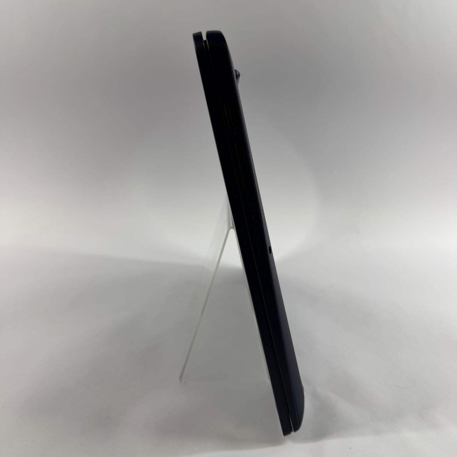 Broken Lenovo IdeaPad 15.6″ Ryzen 3 7320U 2.4GHz 8GB RAM 256GB SSD Bad Keyboard