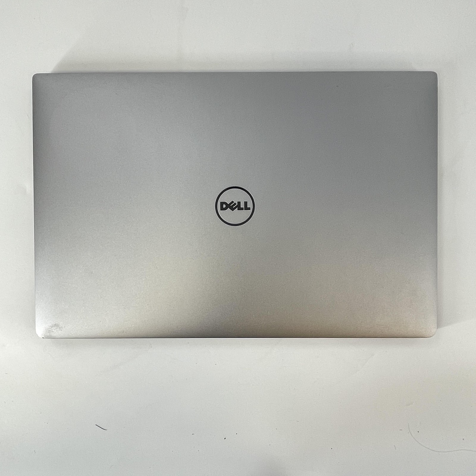 Dell XPS 15 9550 Gray 4K TOUCH i7-6700HQ 2.60GHz 16GB 1TB GTX 960M MAGENTA HUE