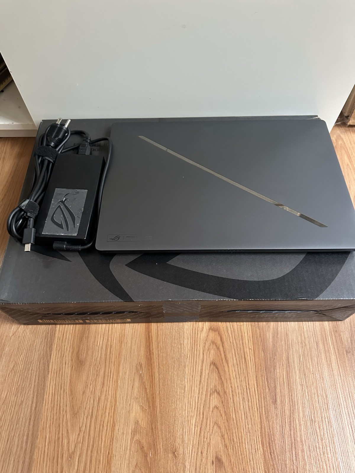 ASUS ROG Zephyrus GU605MI 16in Core Ultra 9 RTX 4070 16GB 1TB Win11