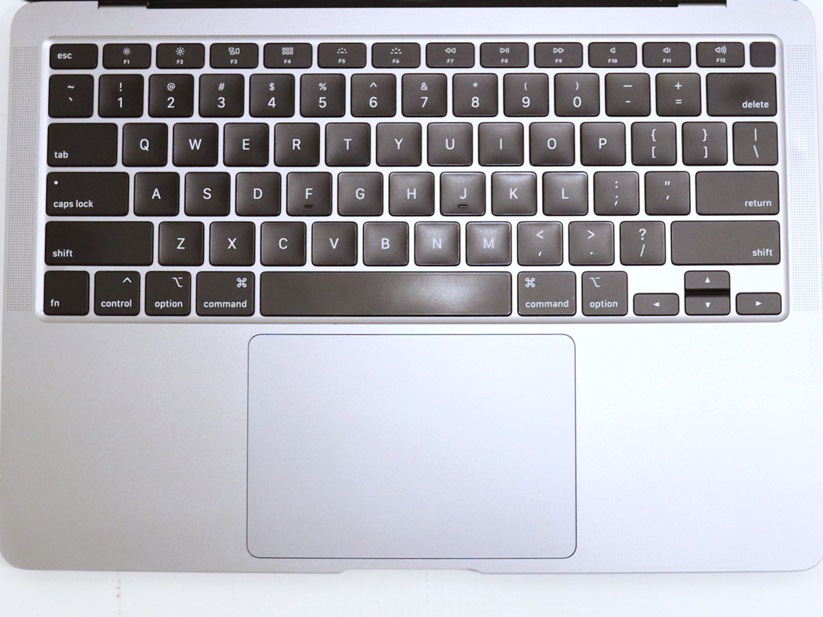 Apple A2179 MackBook Air 13″ i5 8GB RAM 512GB SSD