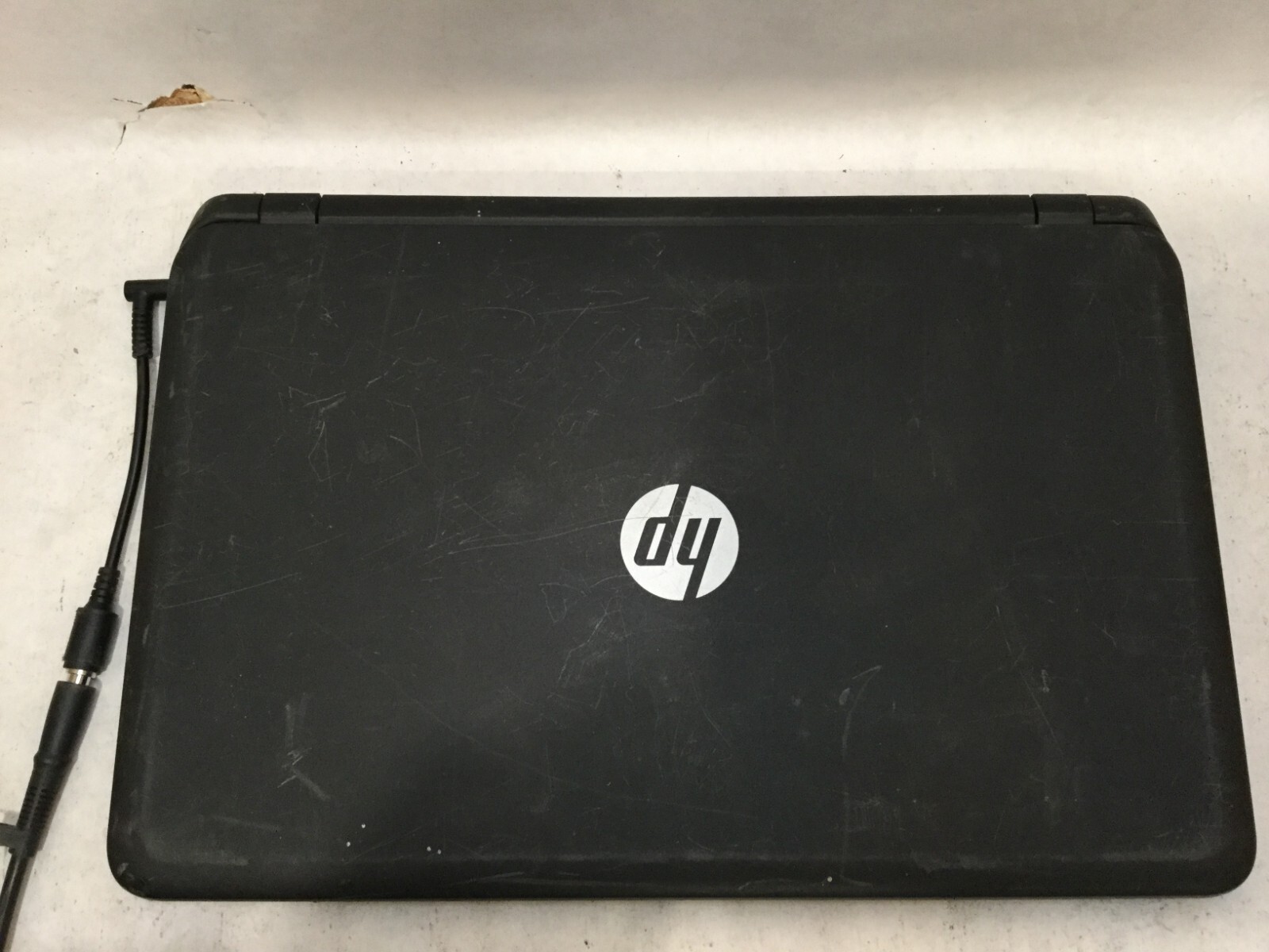 HP 15-f305dx / AMD A6-5200 @ 2.00GHz / (CRACKED SCREEN/MISSING PARTS!) -MR