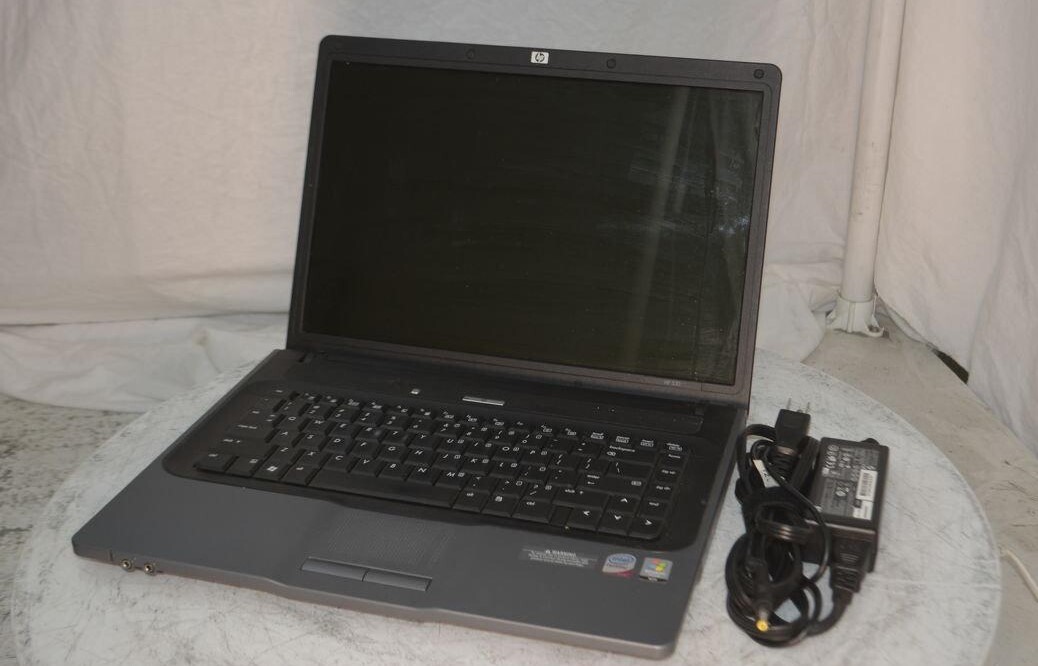 HP 530 FH553AT-ABA INTEL CORE2 T5200 laptop 1GB 160GB 1.6Gz SEE NOTES