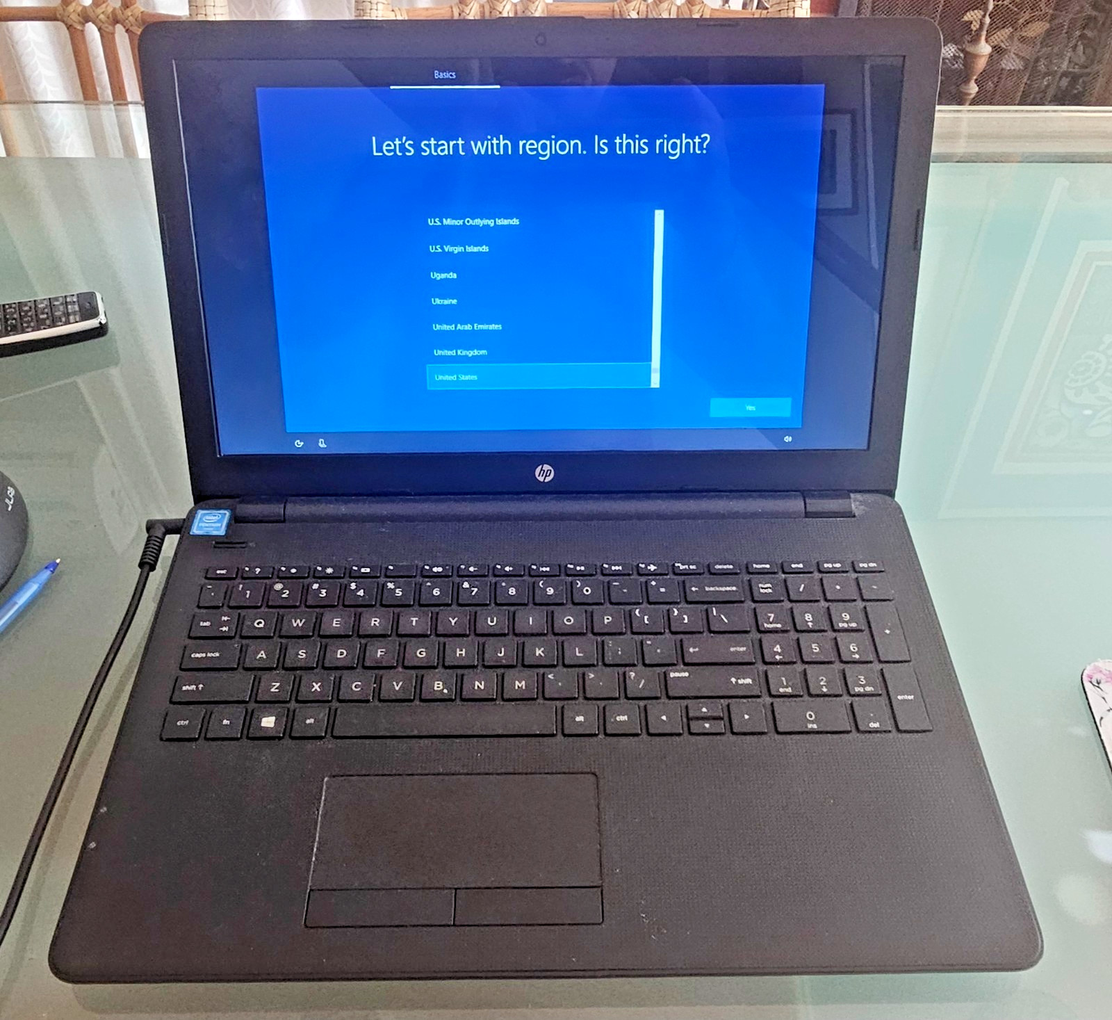 HP 15-bs020wm Laptop Intel i3-1125G4 8GB RAM, 500GB HDD W11 + charger
