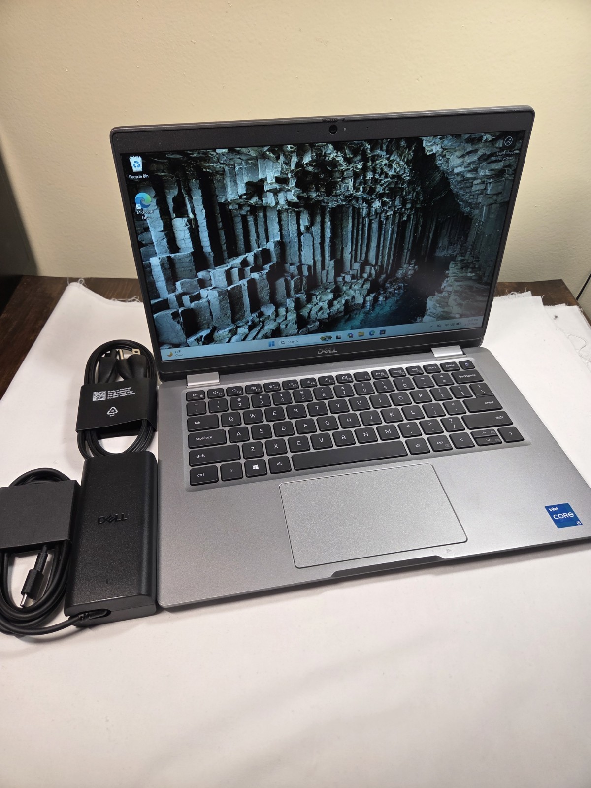 Dell Latitude 5320 13.3″ FHD 256GB SSD i5-1145G7 2.6GHz 16GB FCTY BOX BAT FAIR