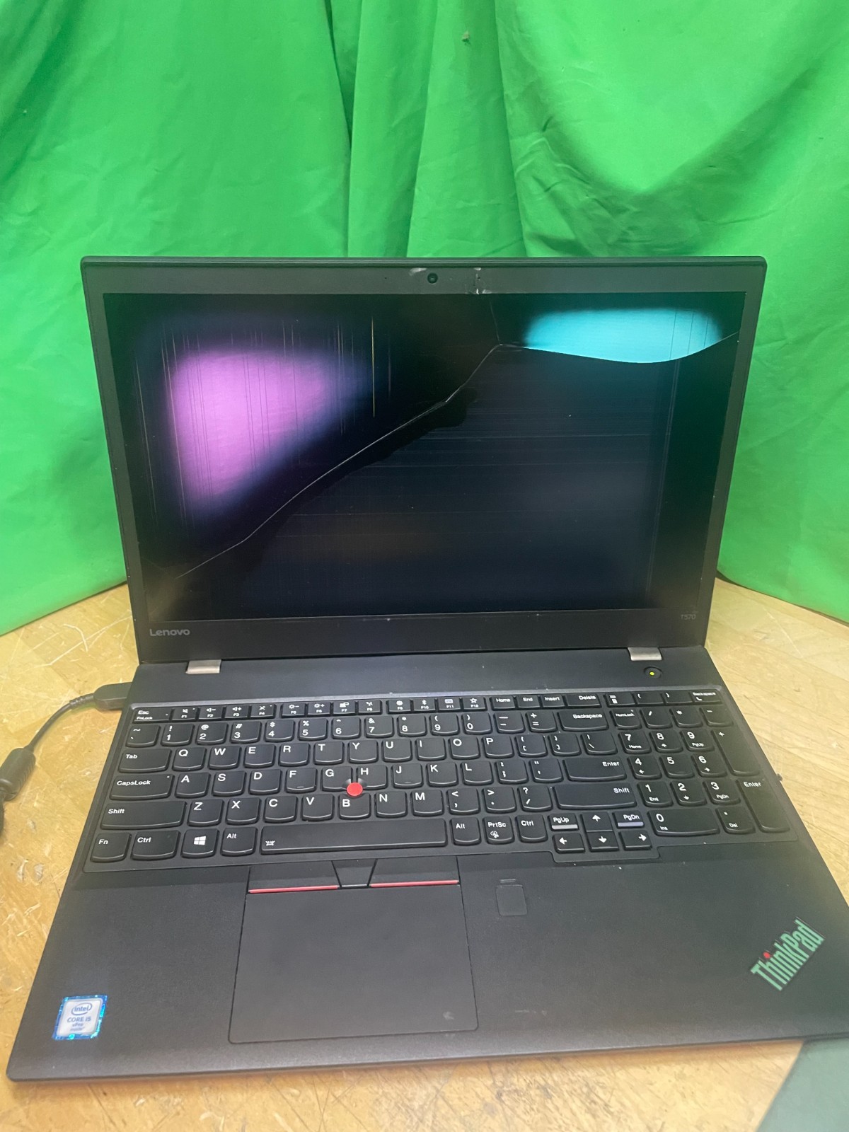 Lenovo Thinkpad T570 15″ Laptop Intel Core i5 – BAD LCD – PARTS/REPAIRS