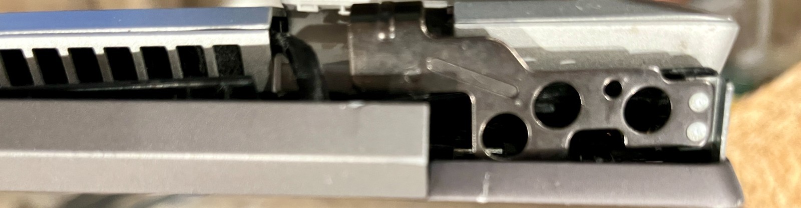 HP Pavilion 15-cs1065cl Laptop Powers On Broken Hinges Parts or Repair