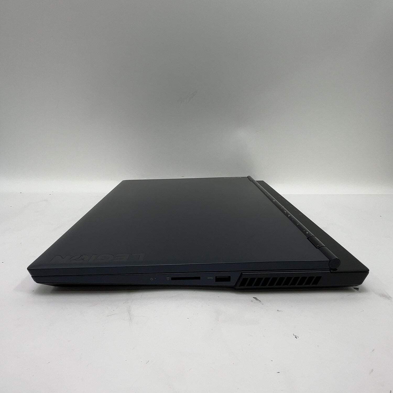 Lenovo Legion 5 17″ Ryzen 5 5600H 3.3GHz 8GB RAM 250GB SSD GeForce GTX 1650