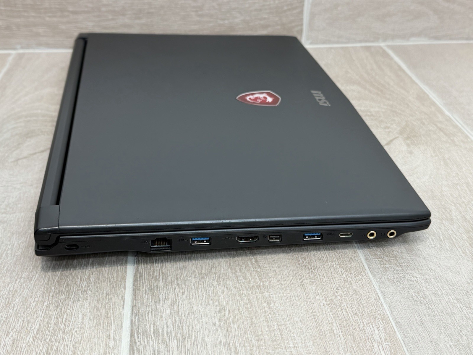 MSI GL62M 7RD 15.6″ Core i5-7300HQ GeForce GTX 1050 8GB RAM 256GB SSD Win-11