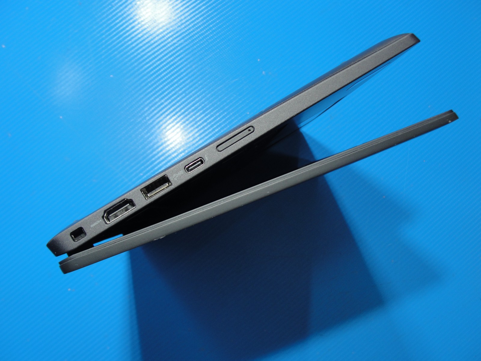 Dell Latitude 7330 13.3″FHD Core vPRO i7-1265U 1.8GHz 16GB RAM 512GB SSD+Charger