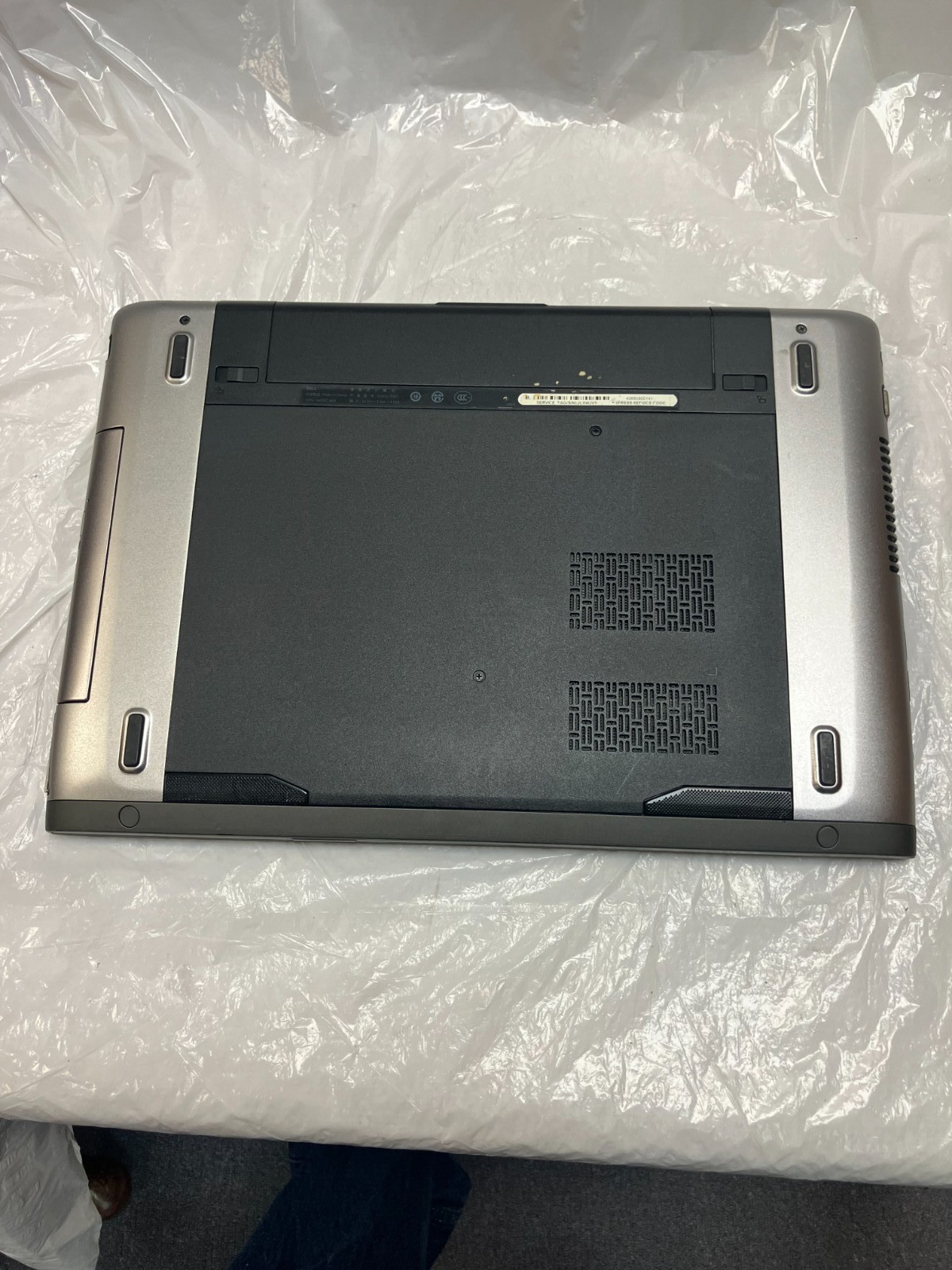 DELL VOSTRO 3560 Laptop Intel Core i3-3110M 2.40 GHZ + 4 GB 300GB HD, FOR PARTS