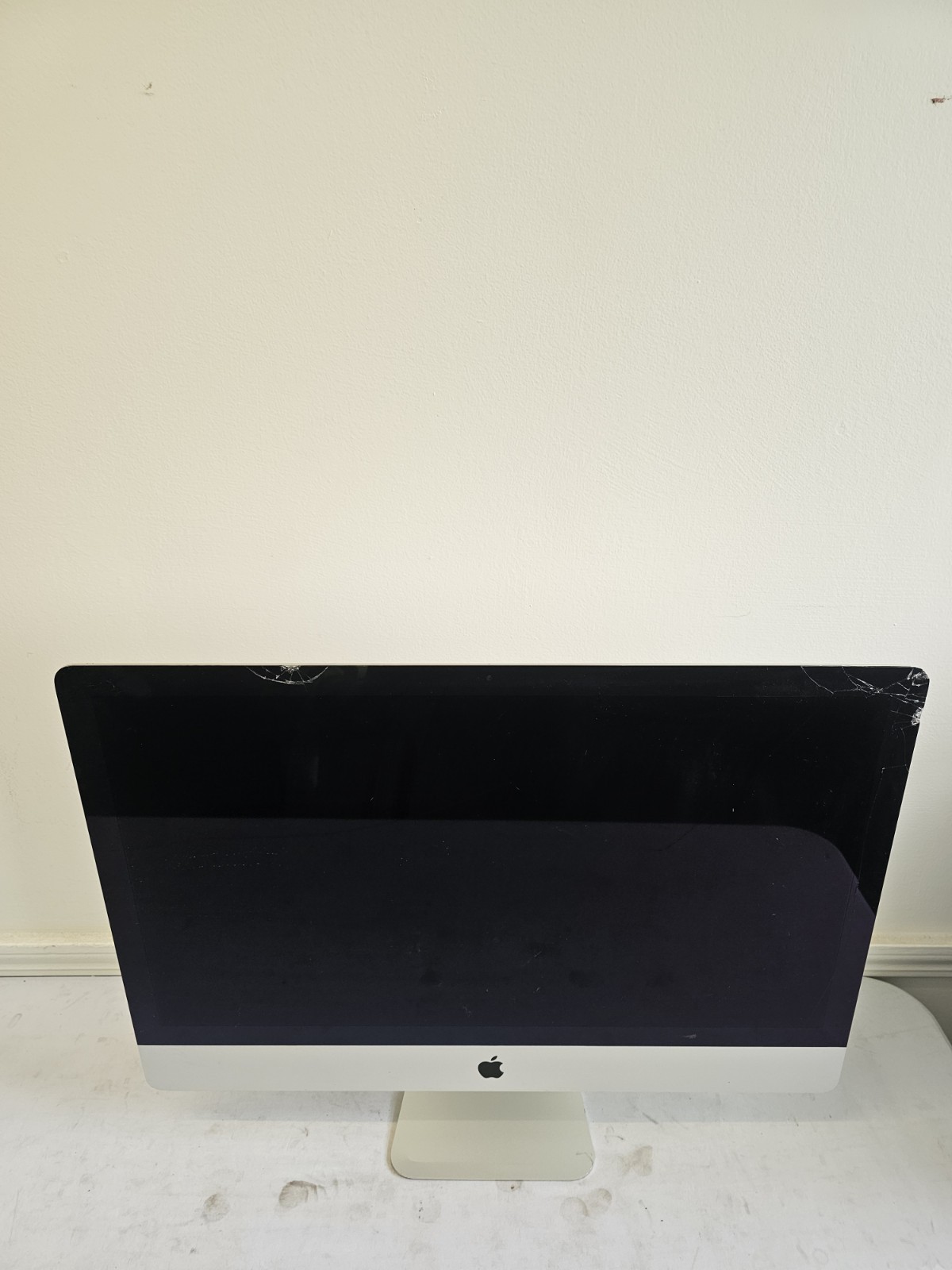 Apple iMac 2013 27″ All-In-One – Intel i5-4570 – 24GB RAM – 1TB SSD – READ