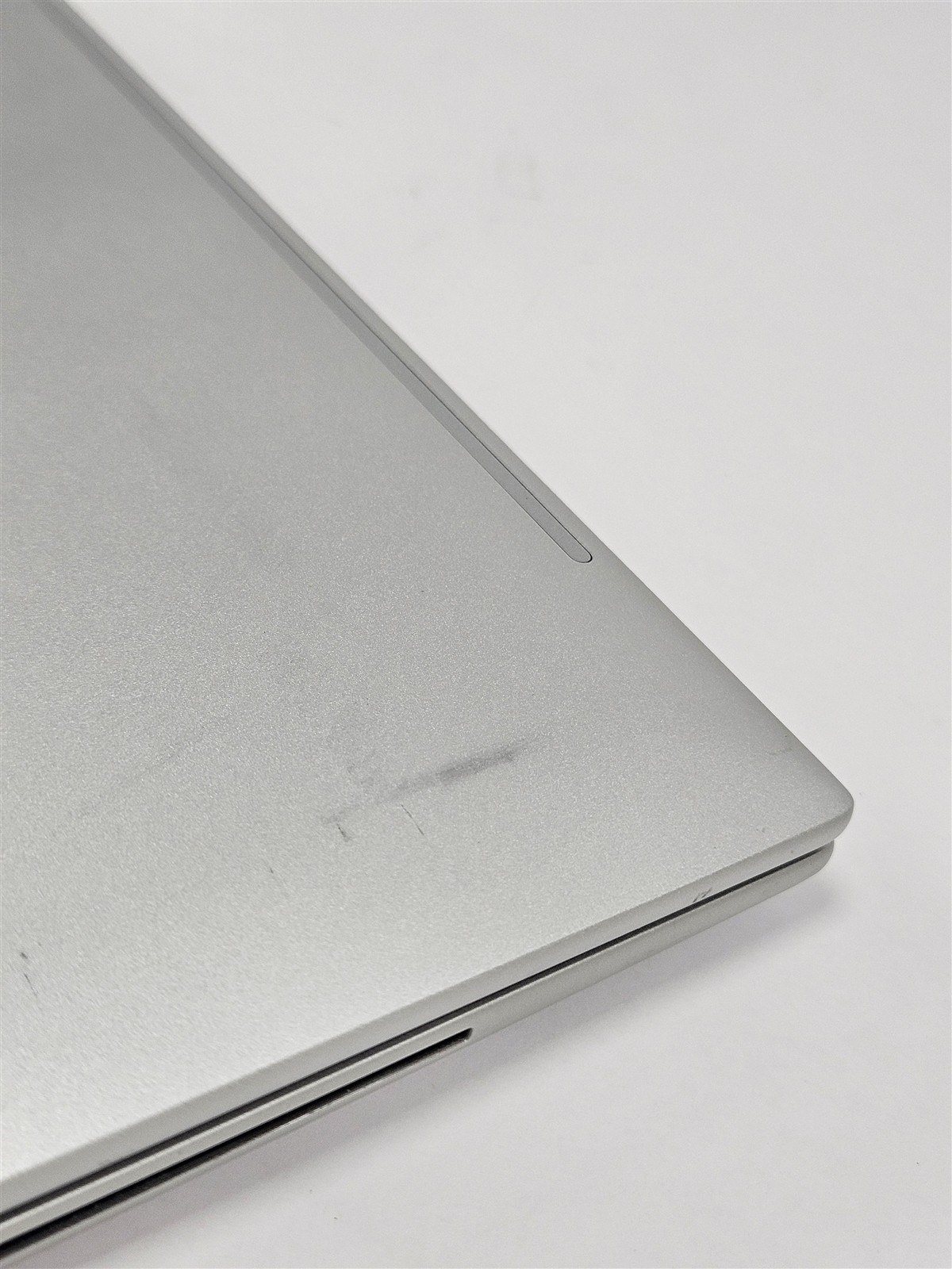 HP 16″ EliteBook 860 G9 i5-1250P 16GB RAM 512GB NVMe Intel Iris Xe