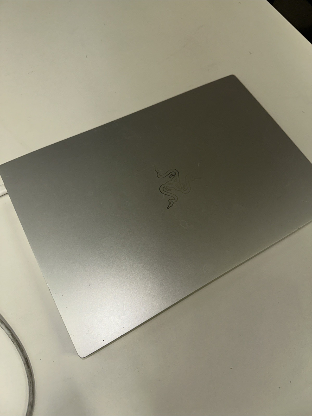 Razer Book 13 RZ09-0357 i5-1135G7 2.4GHz 8GB RAM 256GB SSD SIGNS OF WEAR