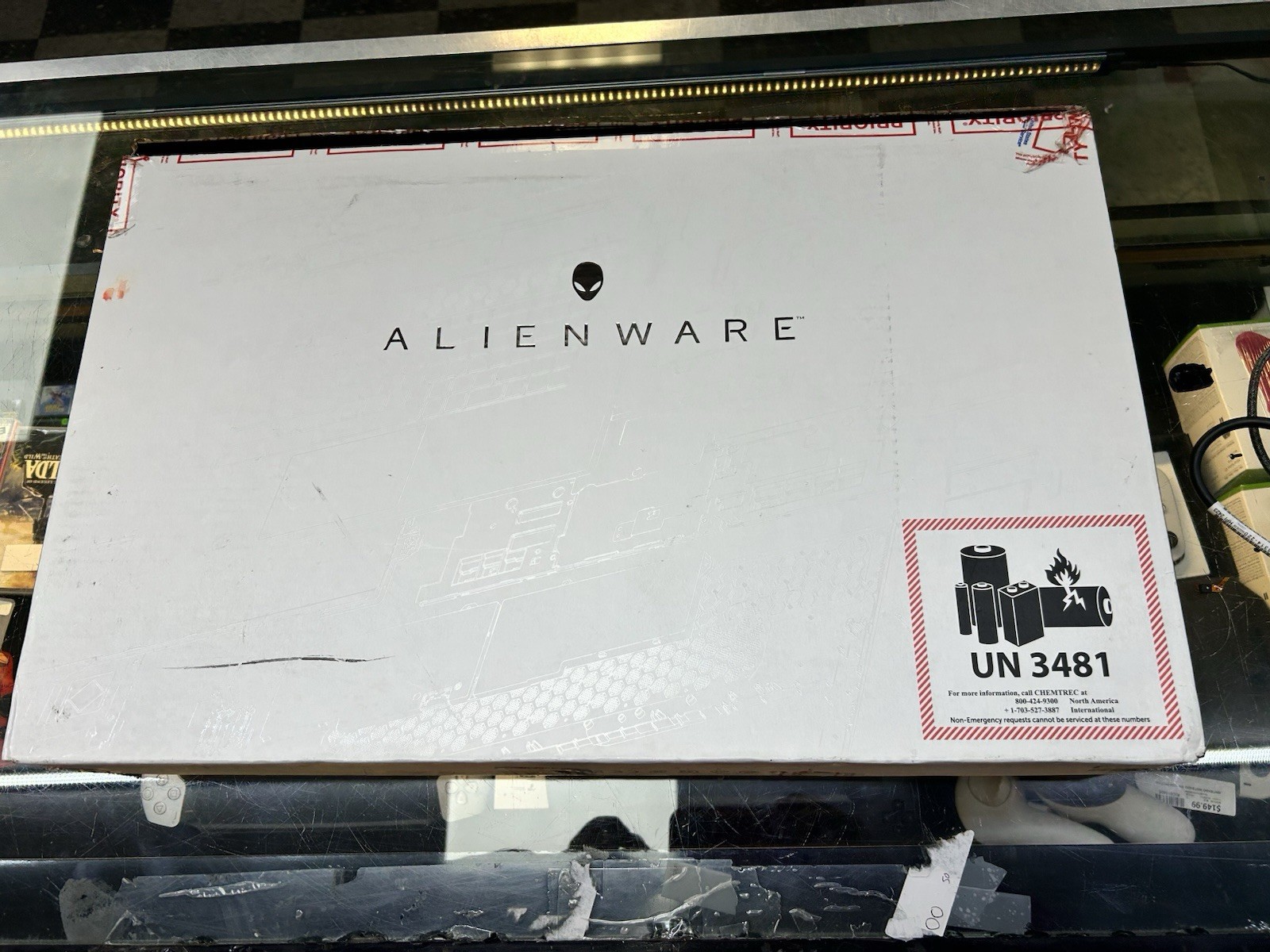 Alienware M17 R5 P50E002 17″ Ryzen 9 6900HX 32GB RAM 1TB SSD GeForce RTX 3070Ti